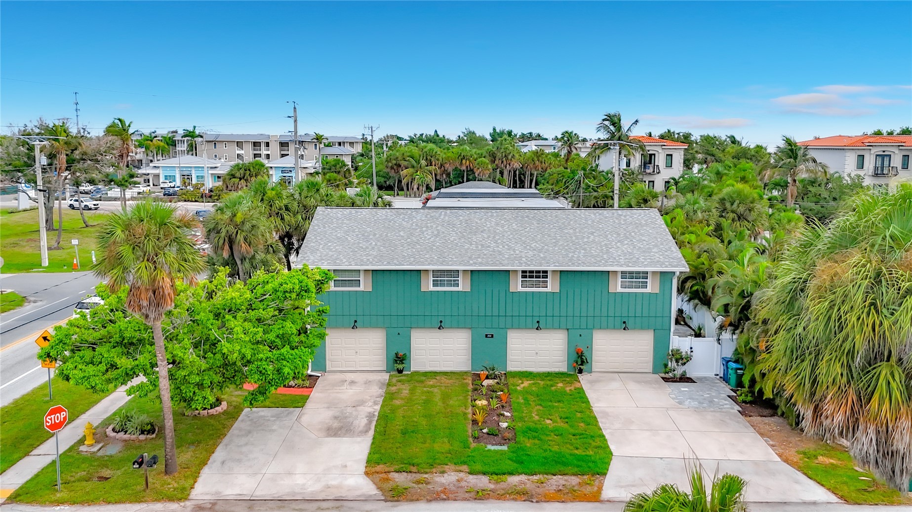 202 PEACOCK LANE A
