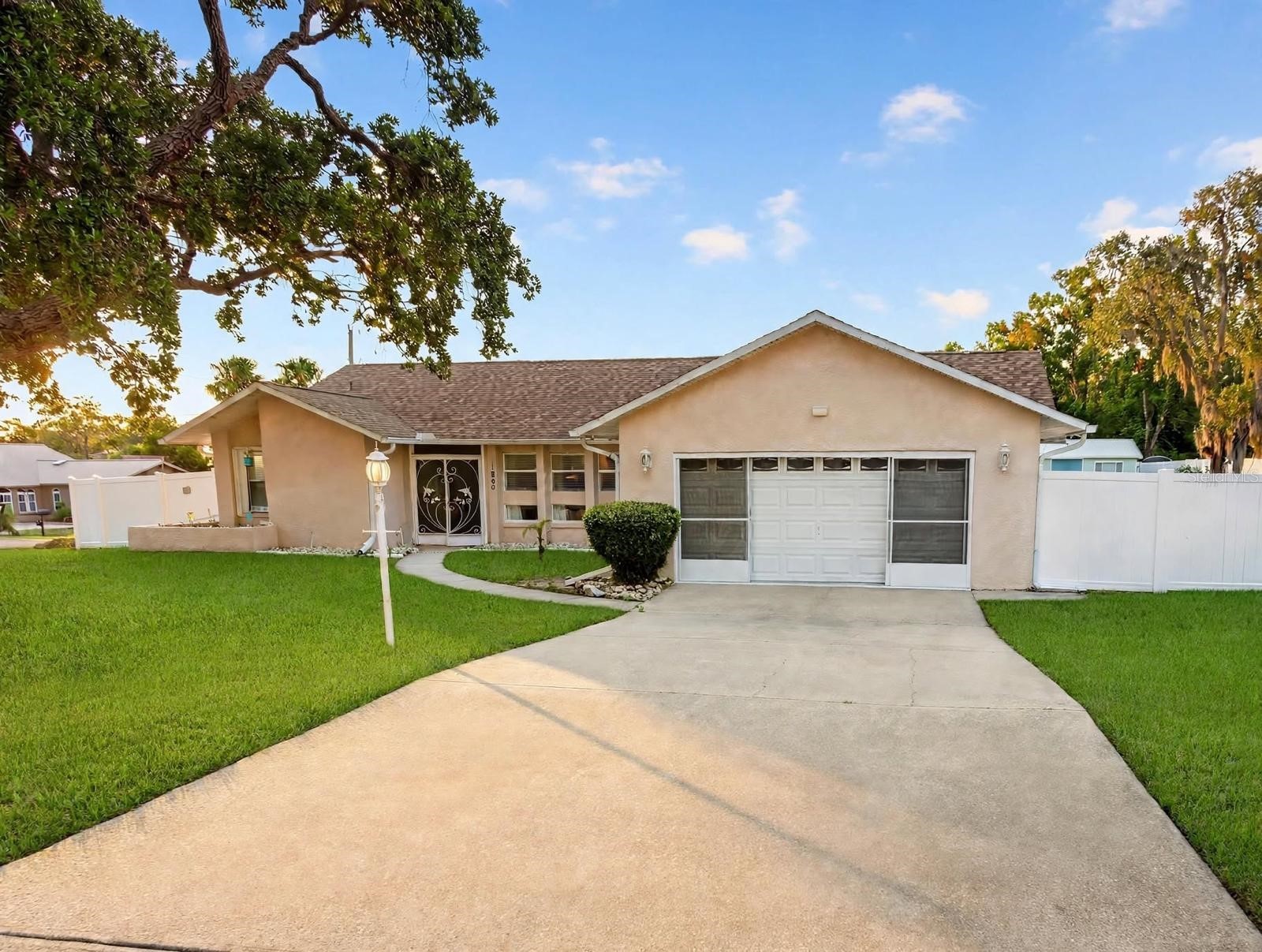 11450 LINDEN DRIVE