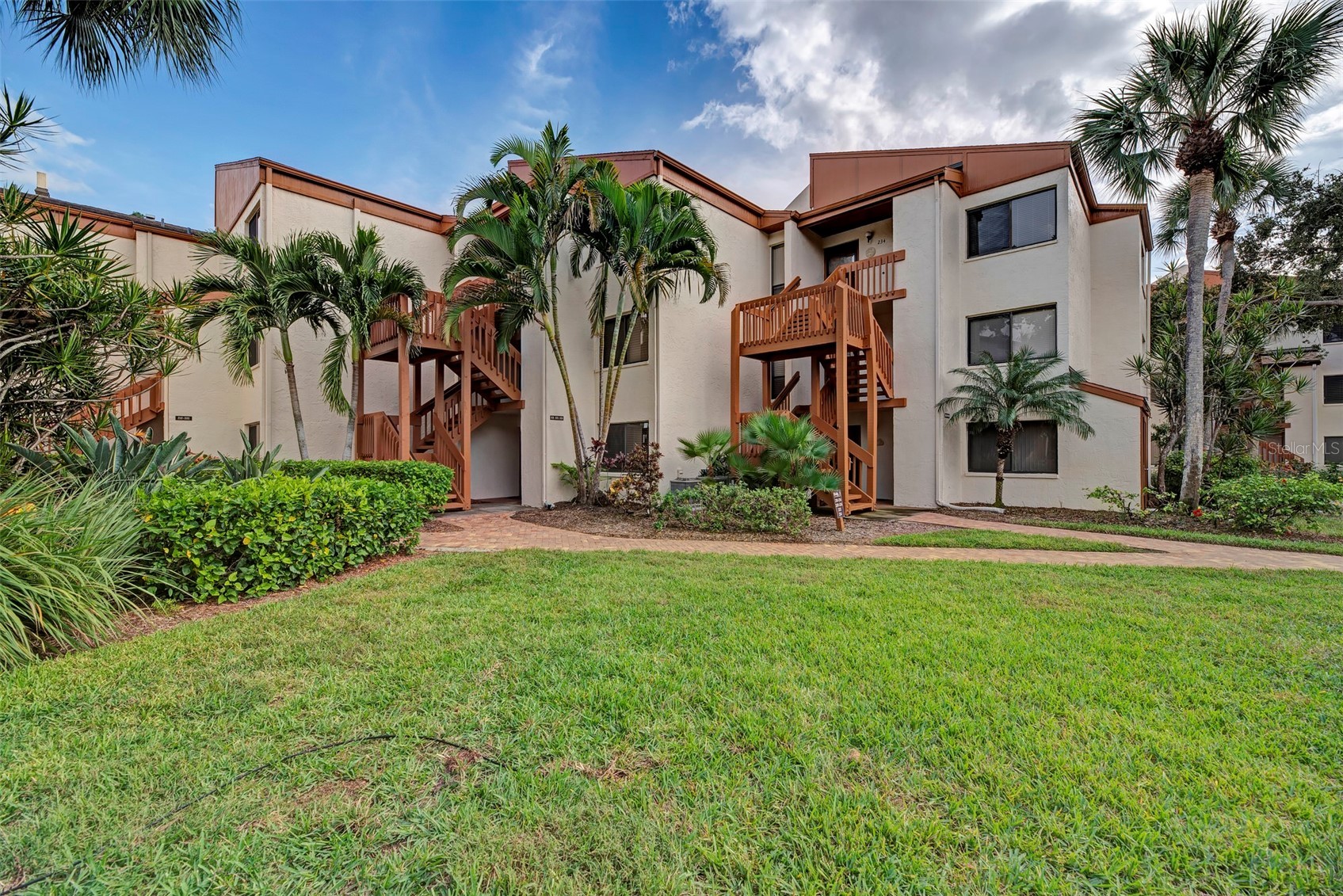 1800 COVE II PLACE 213