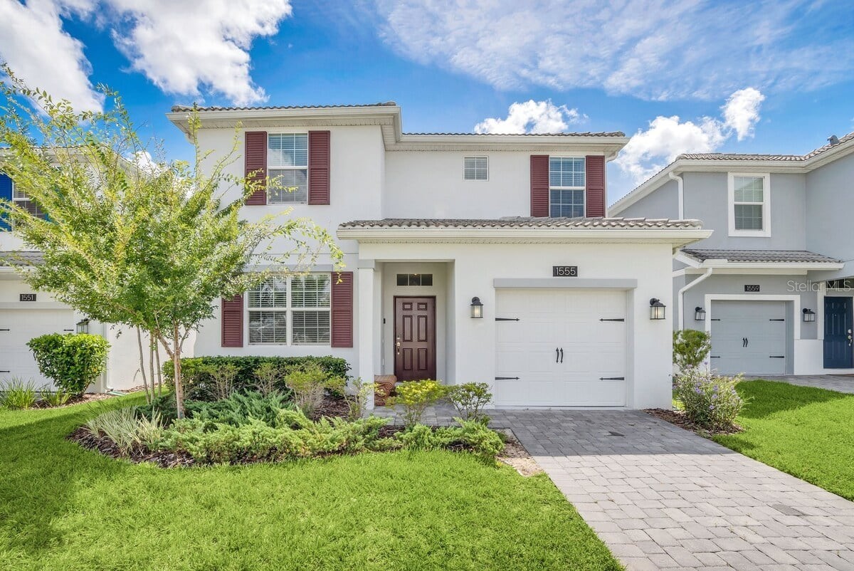 1555 FLANGE DRIVE
