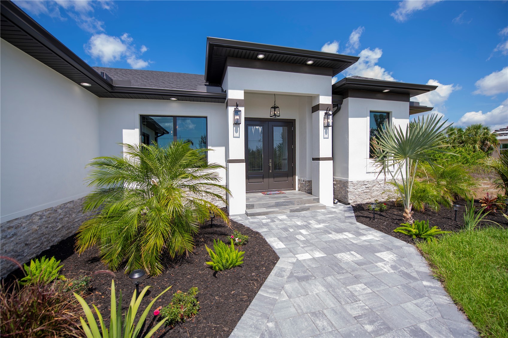 11 PINEHURST COURT