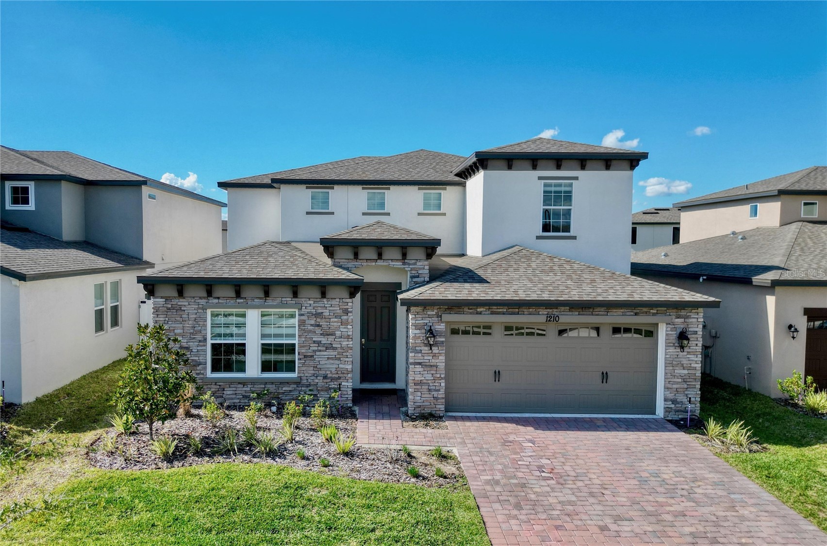 1210 LONE PALM WAY