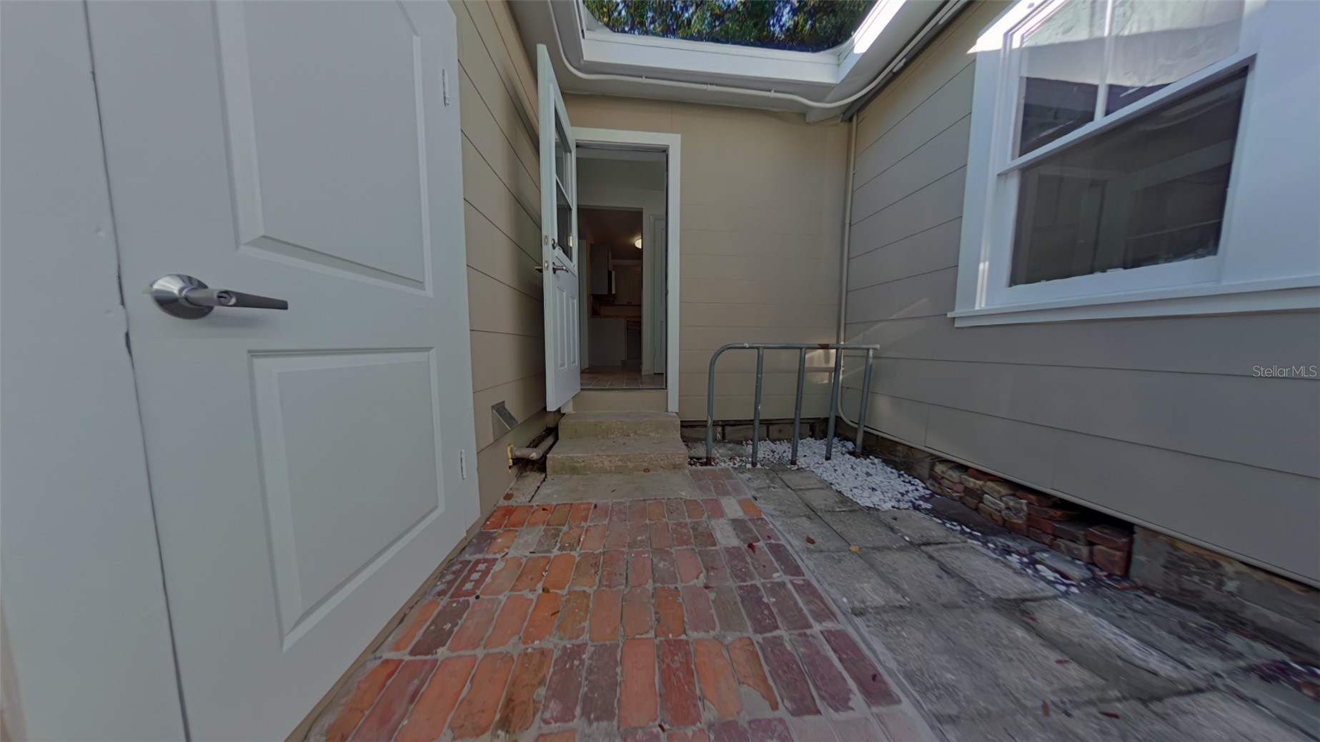 327 NW 15TH TERRACE