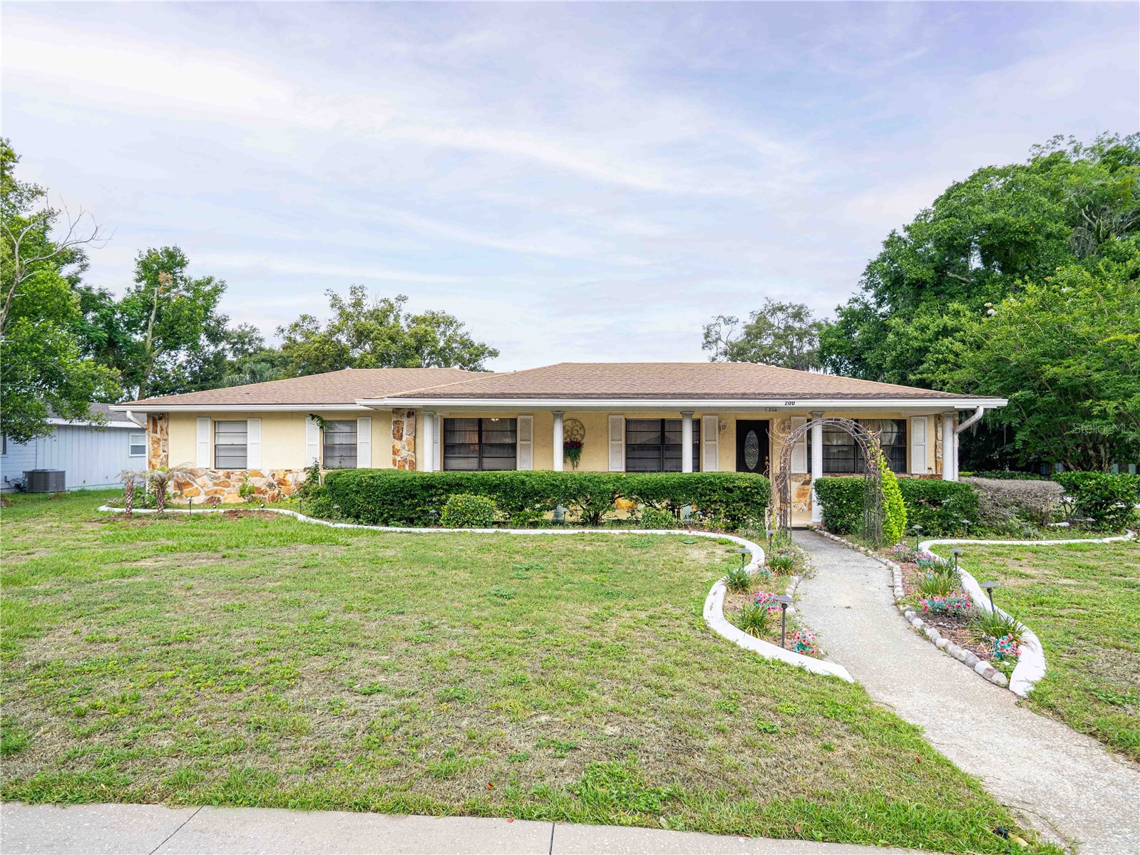 200 S MAIN AVENUE