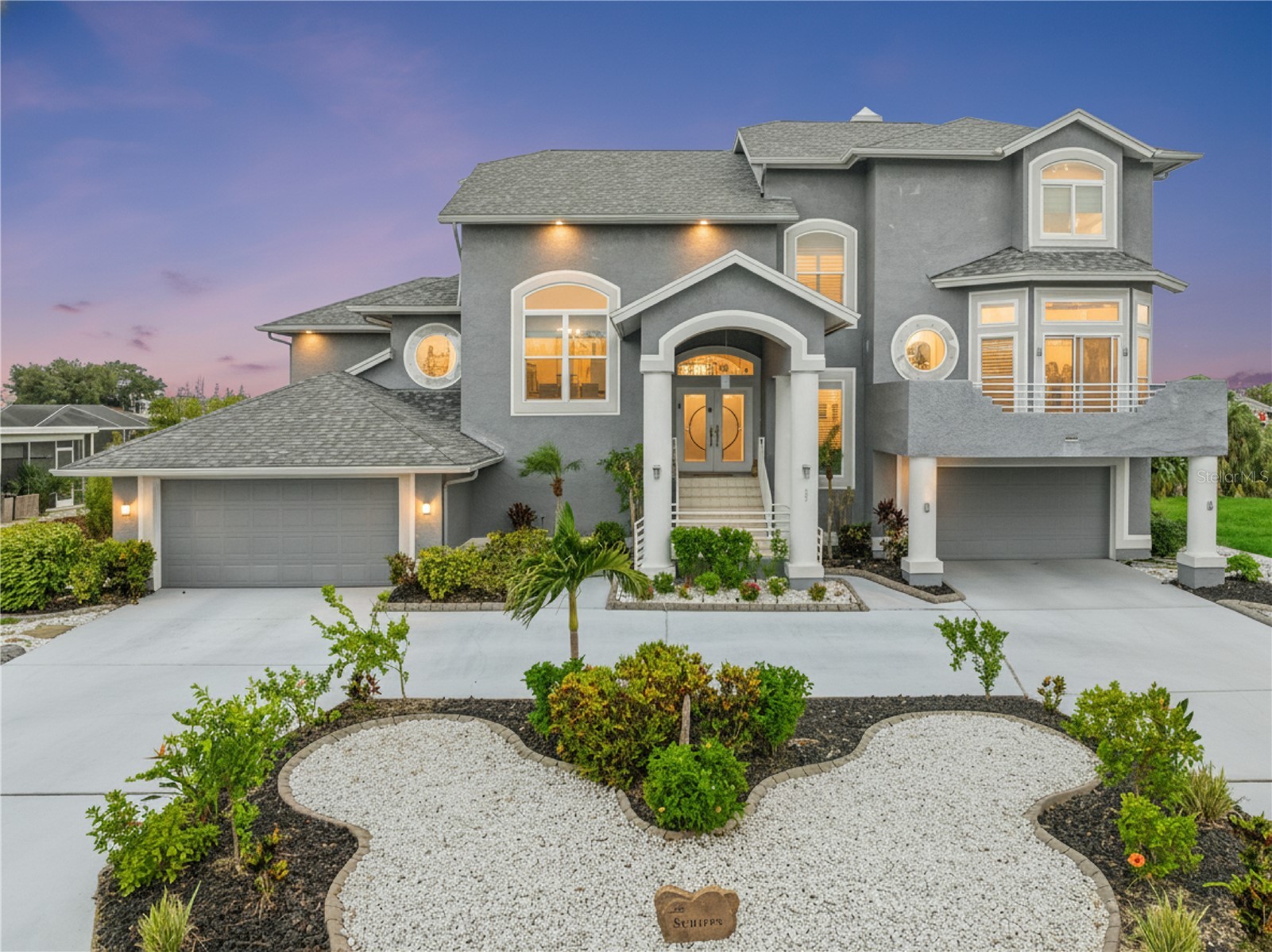 807 CHIPAWAY DRIVE