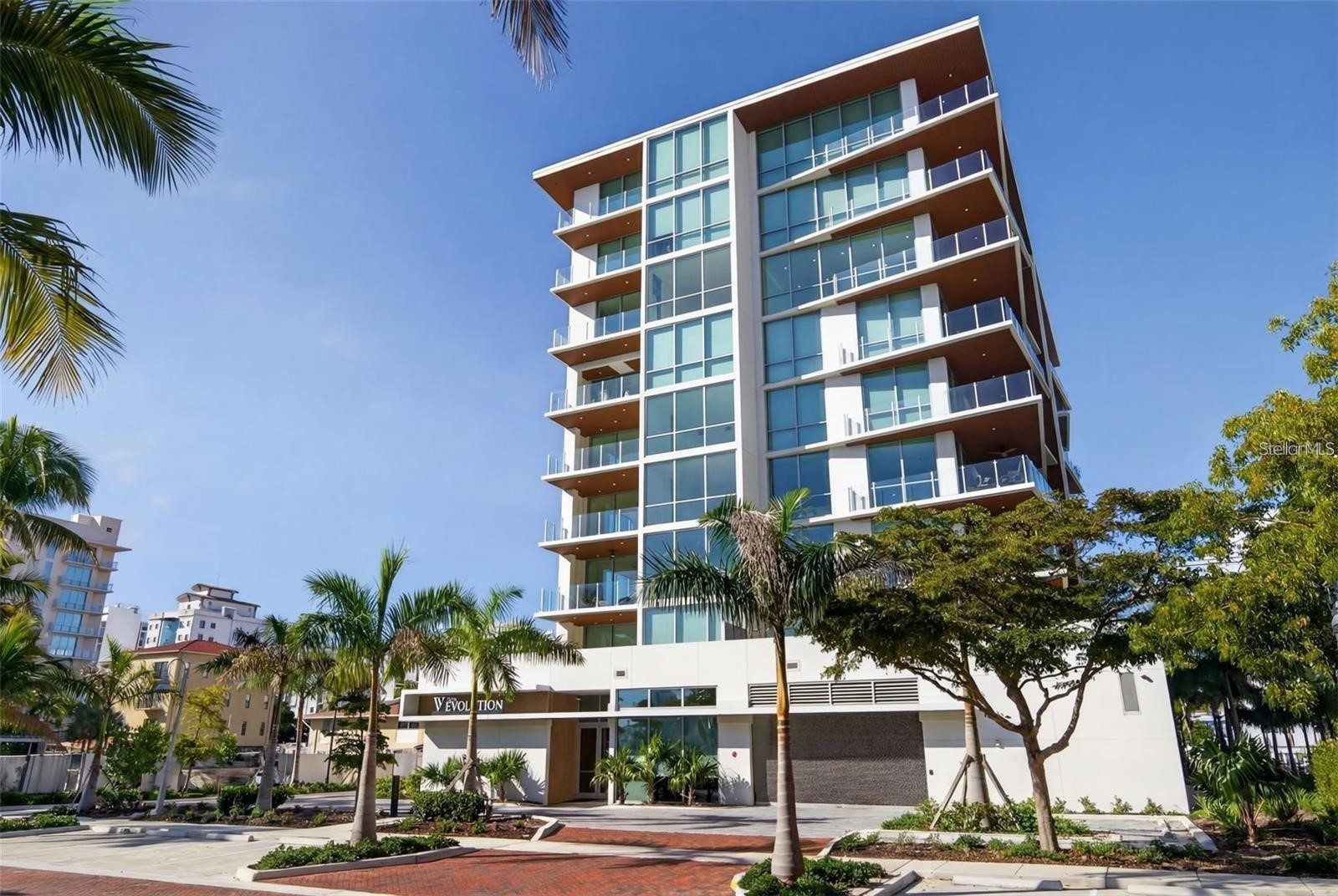 111 GOLDEN GATE POINT 802PH
