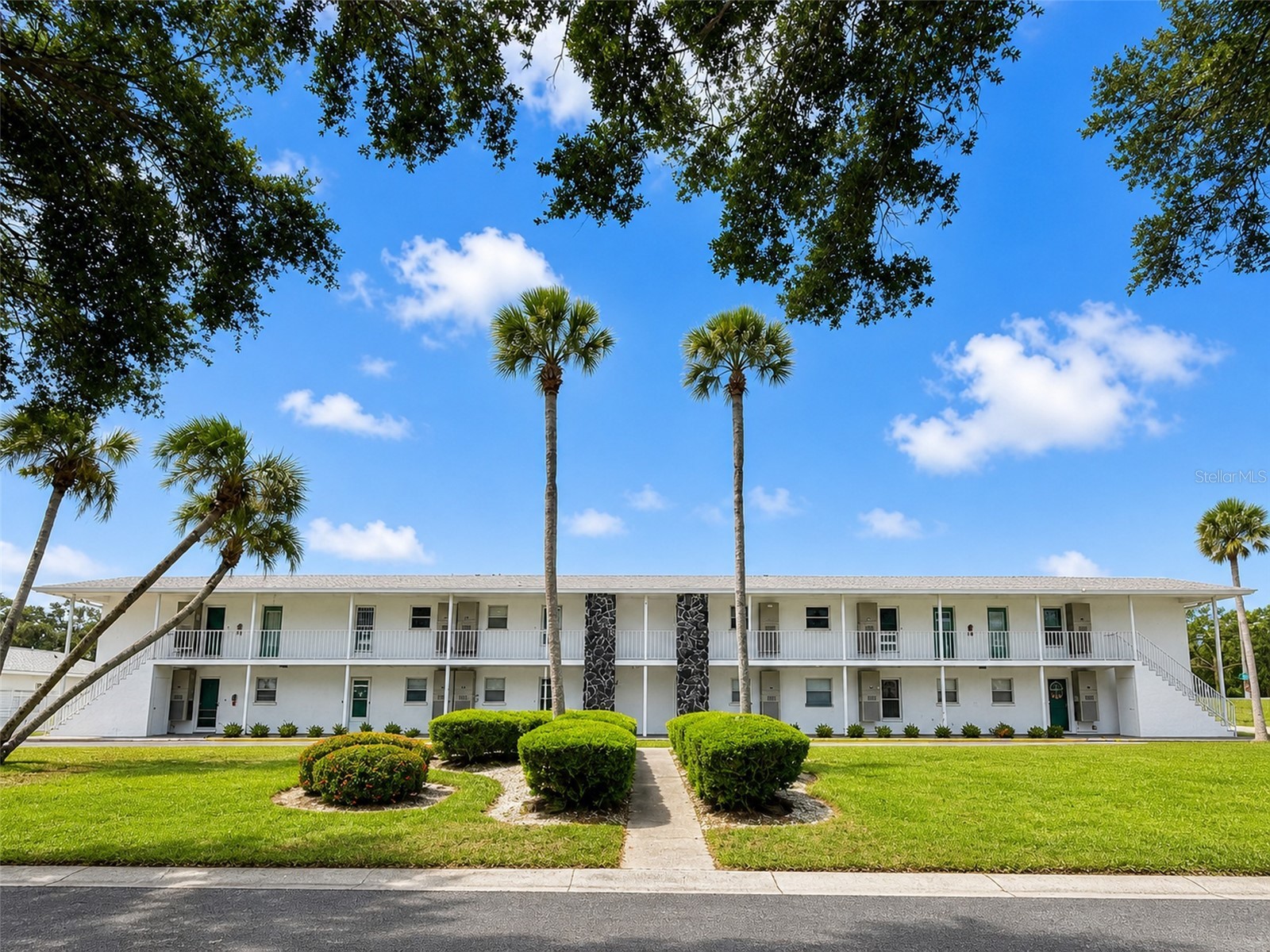 3900 ROXANE BOULEVARD 11B