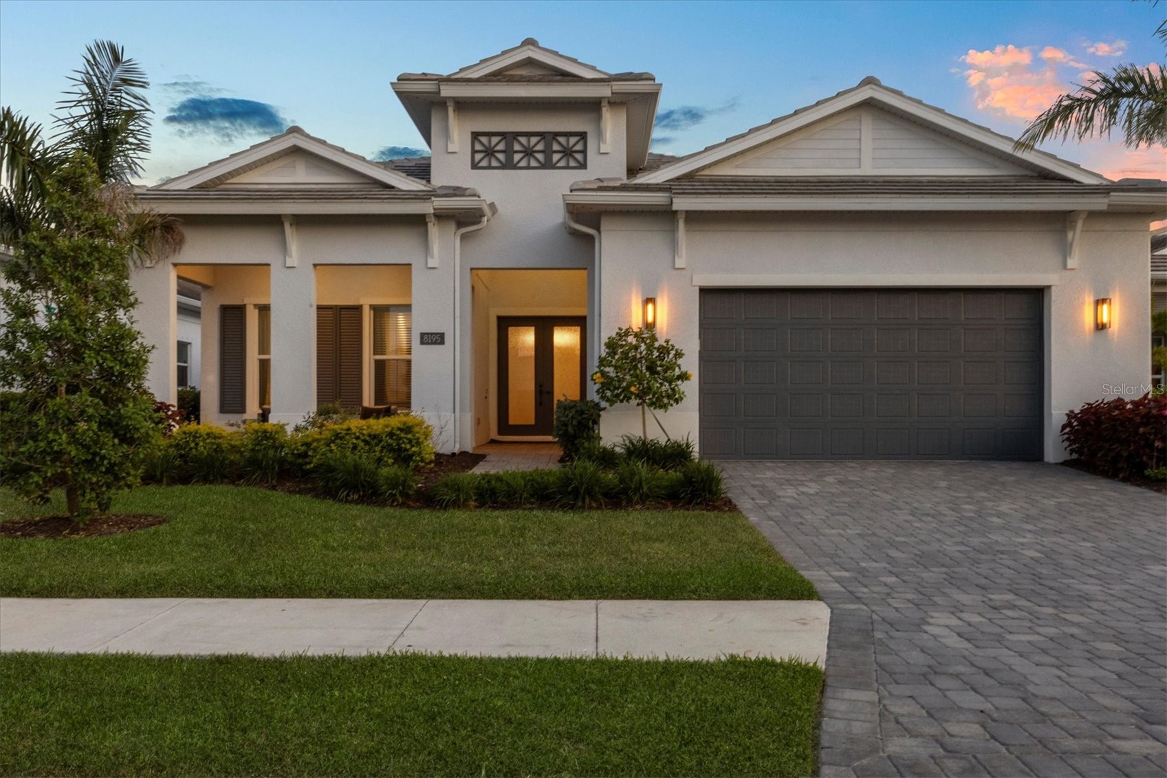 8195 REDONDA LOOP