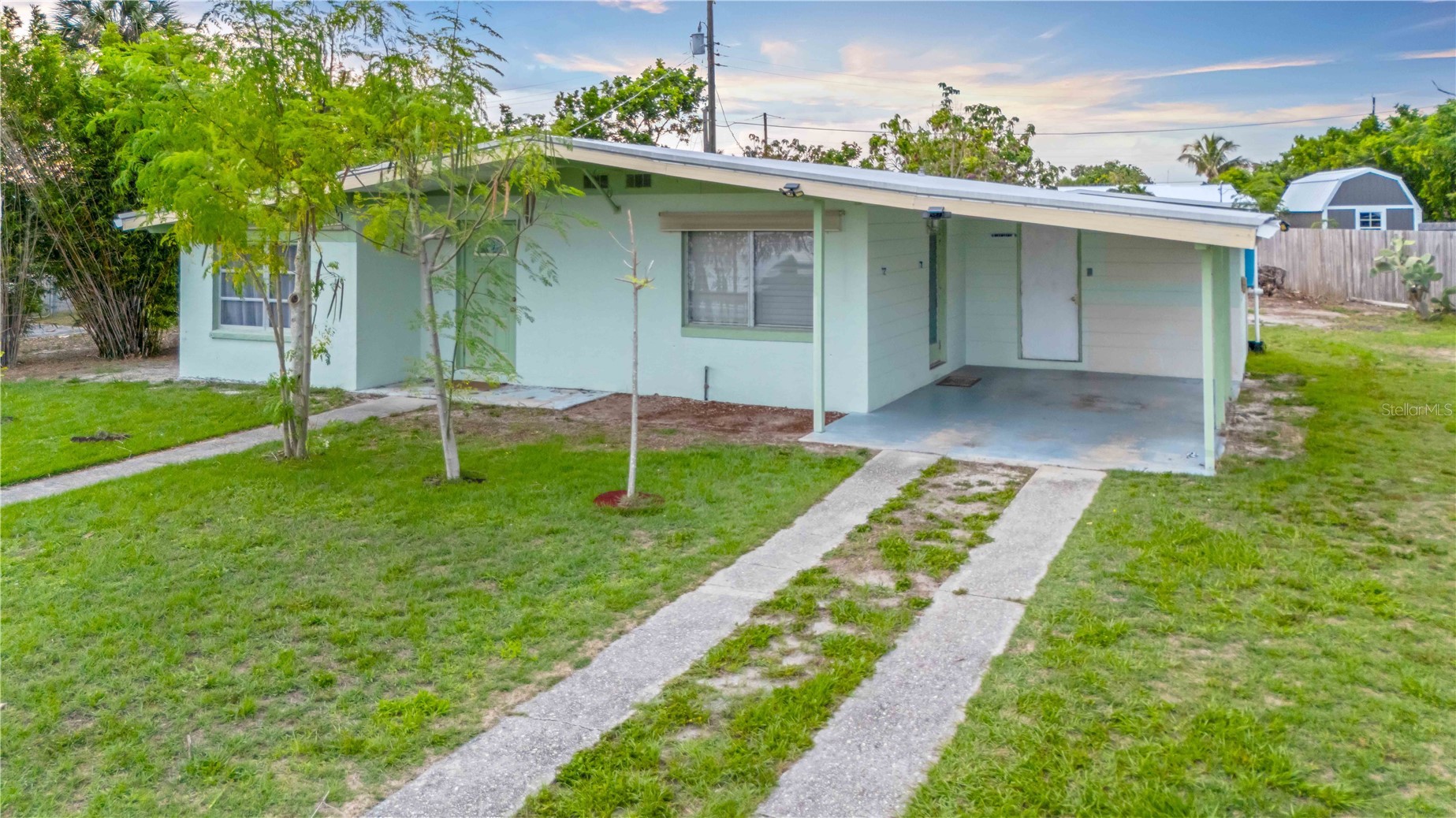 180 PALMETTO CIRCLE NE