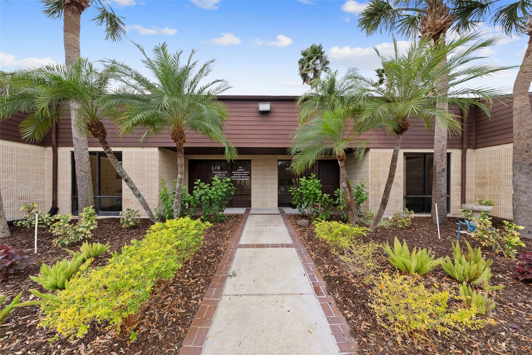 611 DRUID ROAD E 303