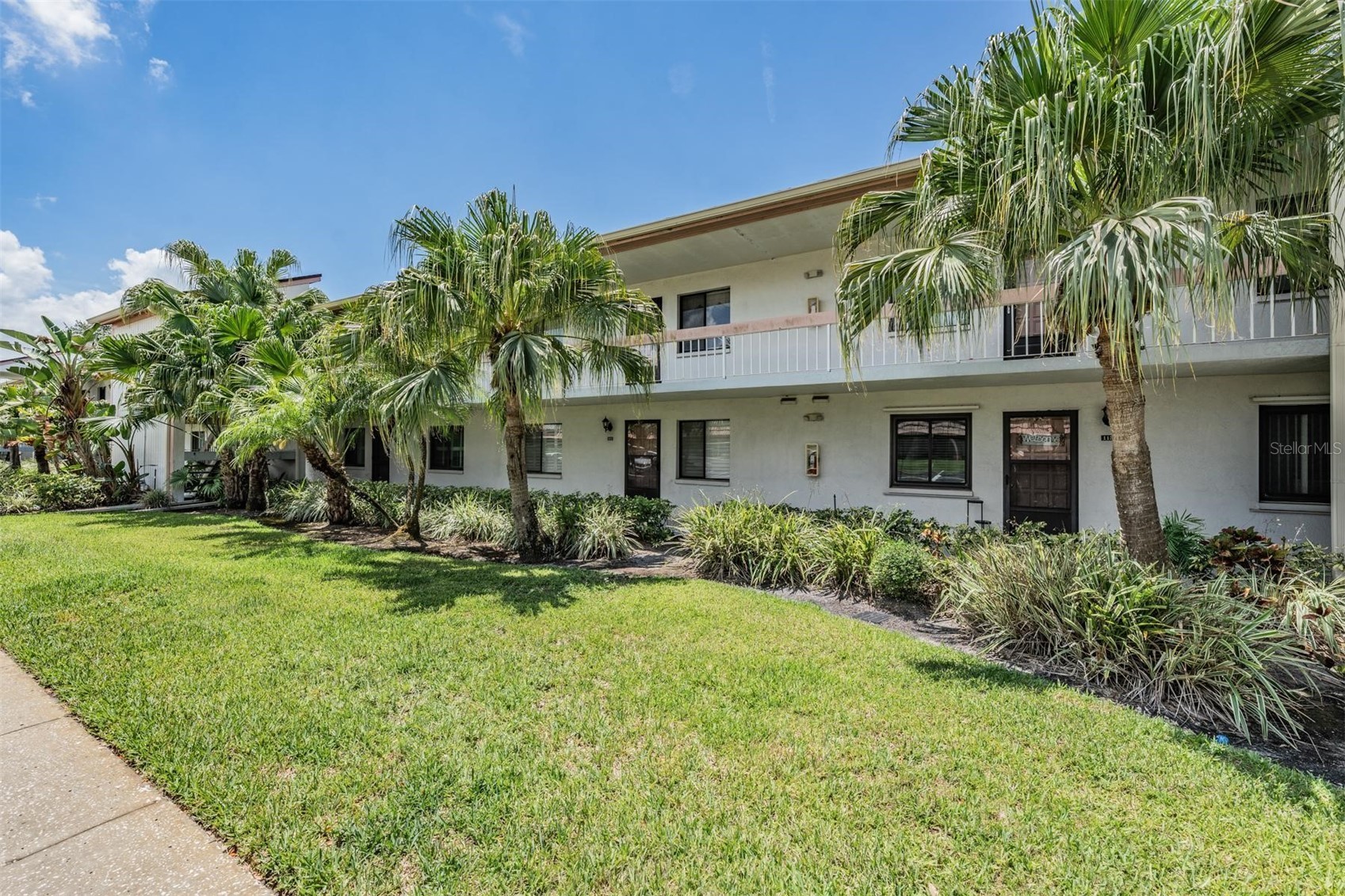 112 LAKEVIEW PLACE 12