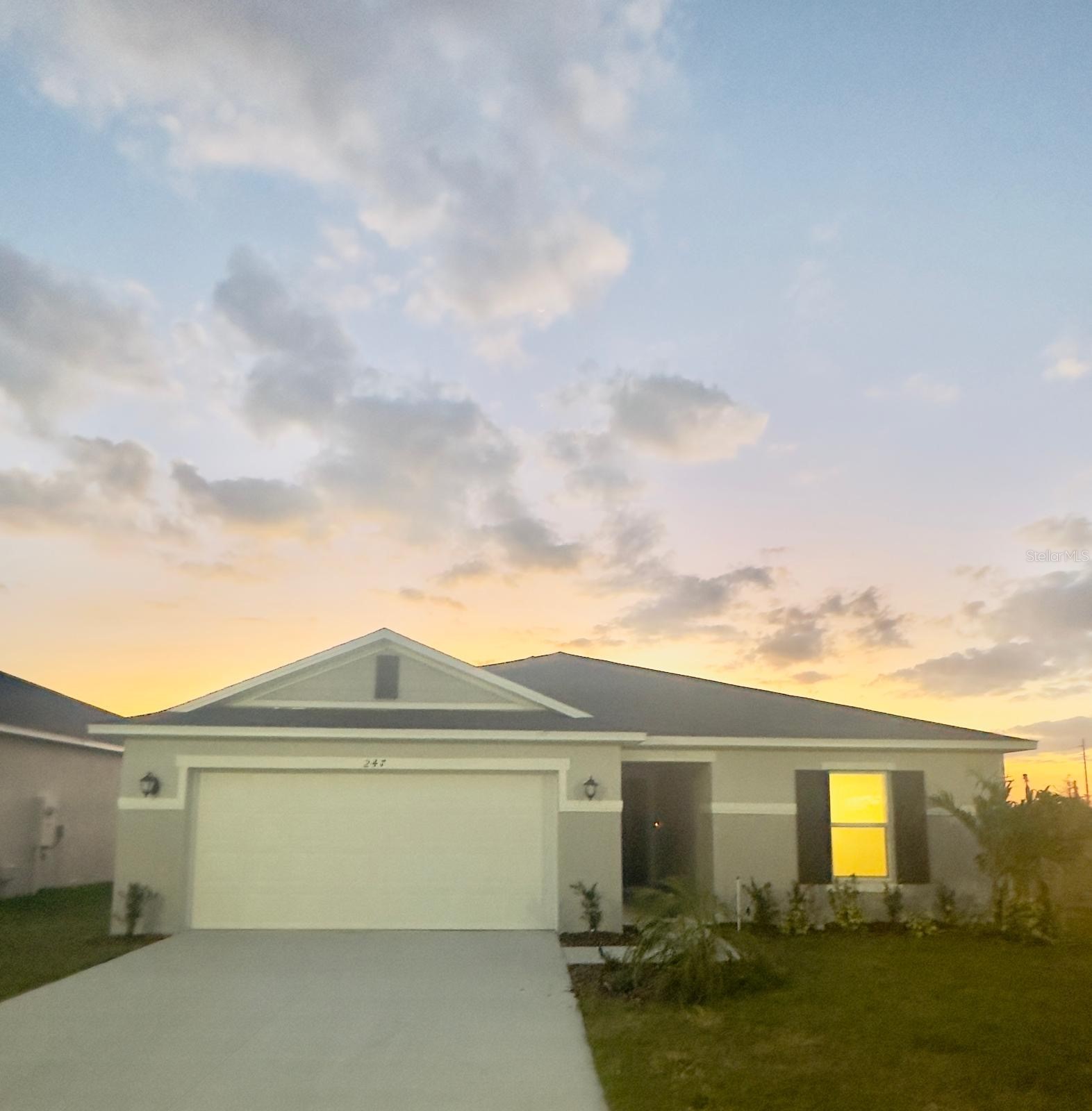 247 SUMMERLIN LOOP