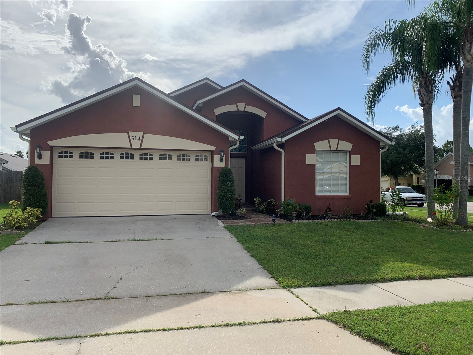 514 TREE SHORE DRIVE