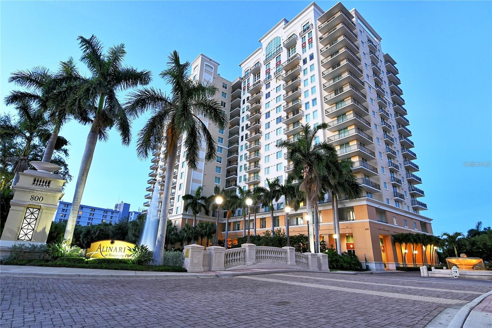 800 N TAMIAMI TRAIL 211