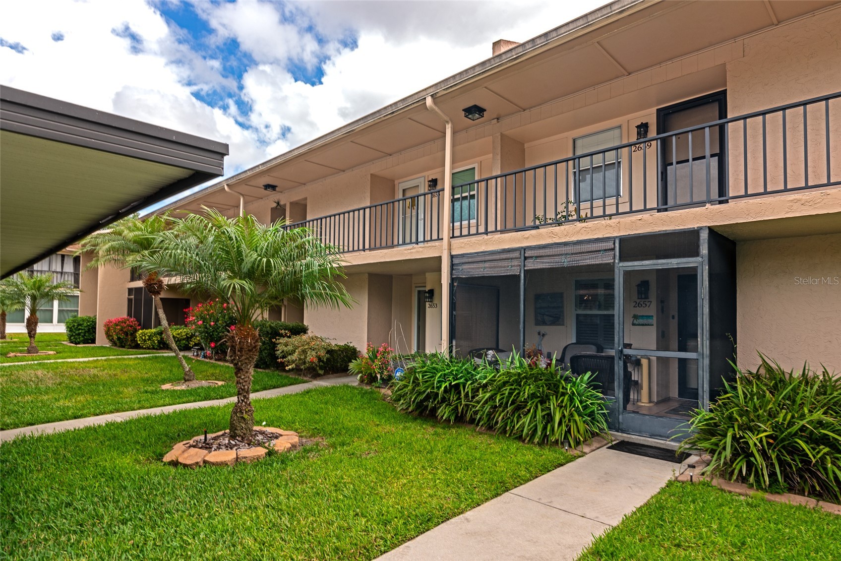2657 WOODGATE LANE E4