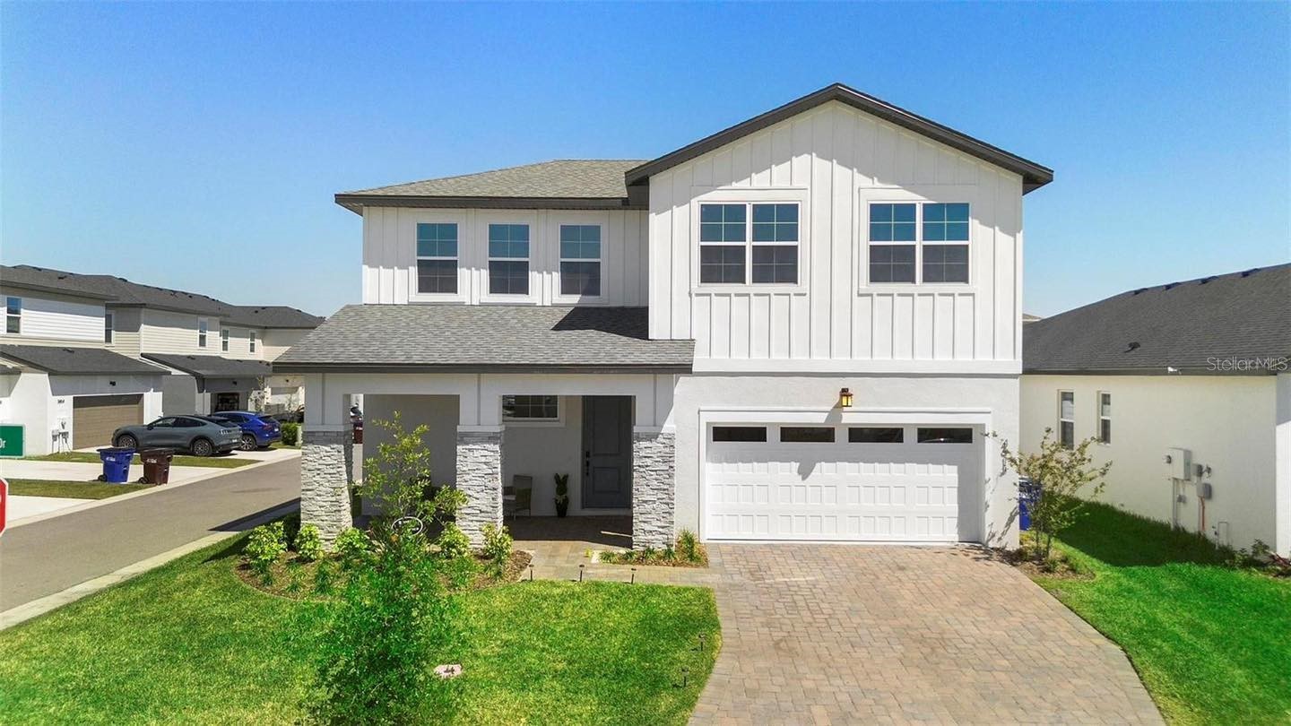 4911 SHADY PINES DRIVE