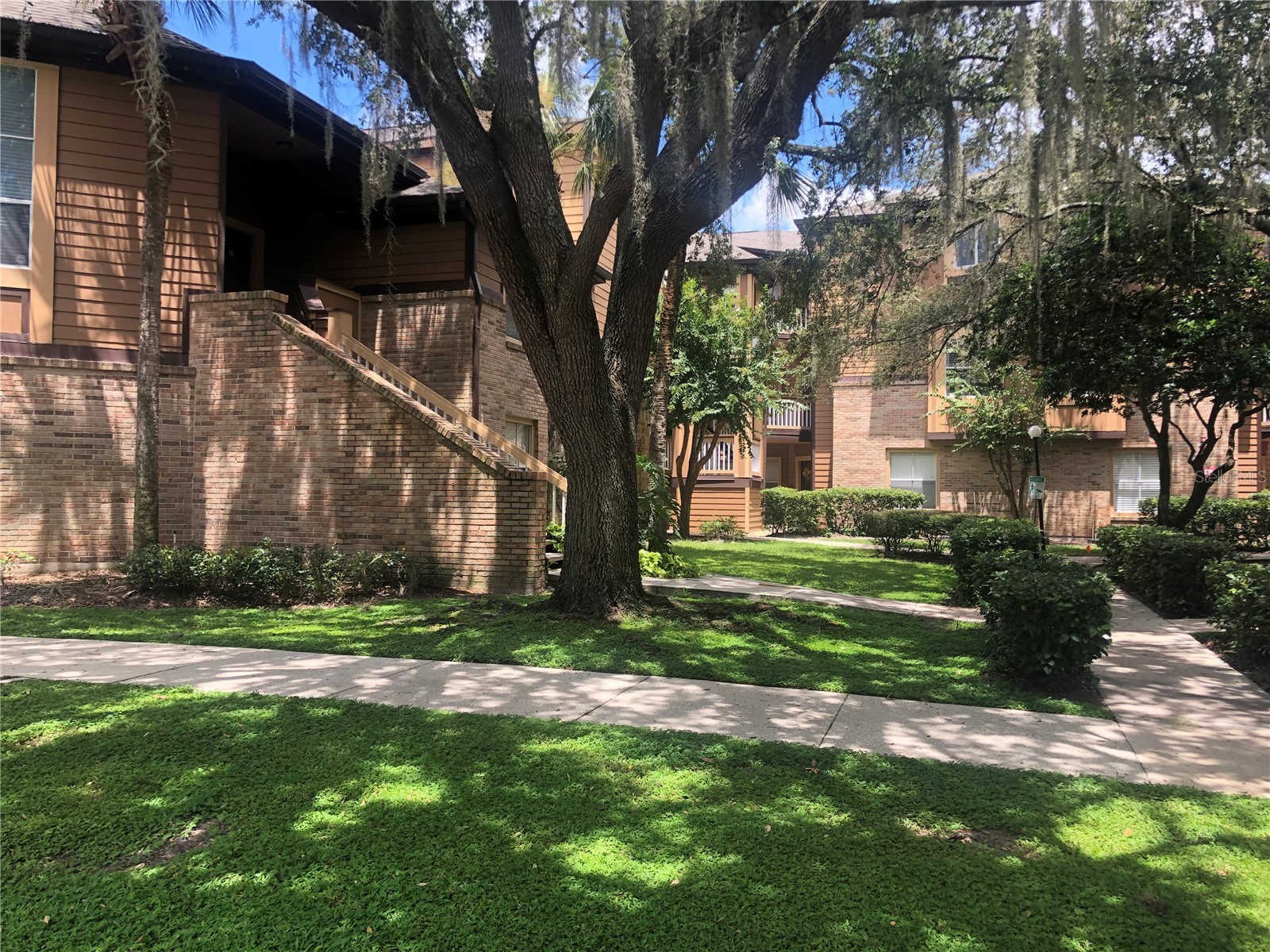 486 N PIN OAK PLACE 206