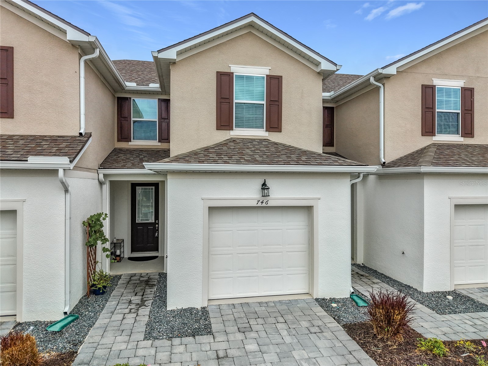 746 SPRING PALMS LOOP