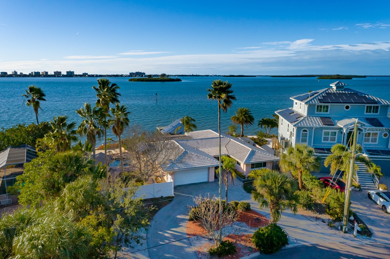 1844 VENETIAN POINT DRIVE