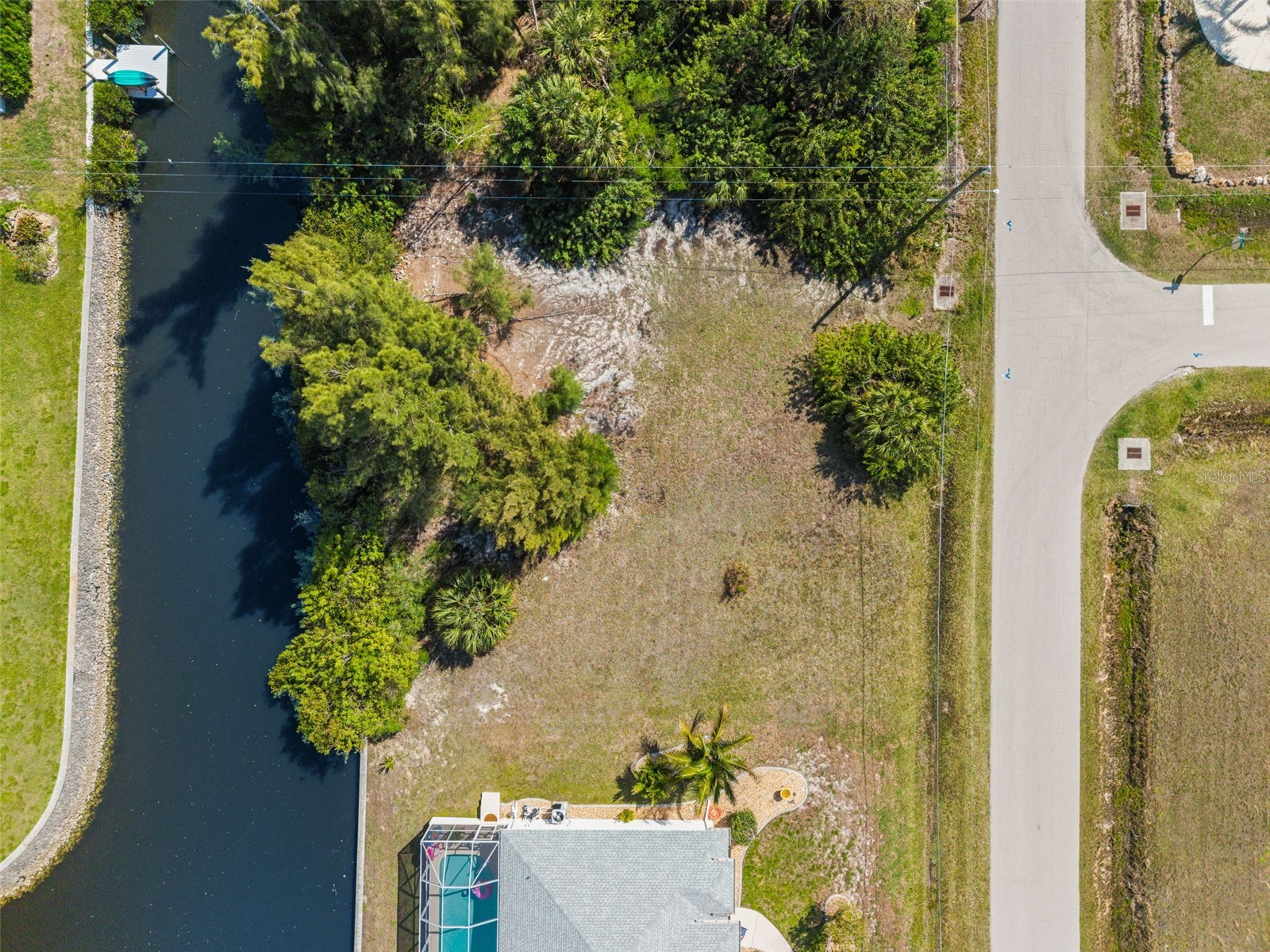 2524 LARKSPUR DRIVE