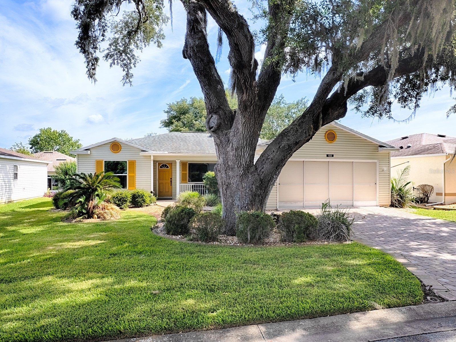 1033 MEADOWBEND DRIVE