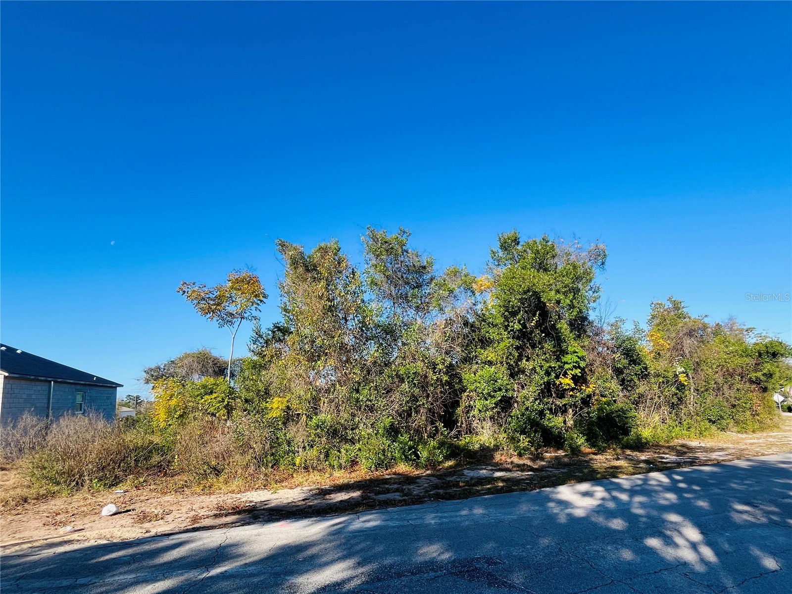 2106 E GLORIA DRIVE