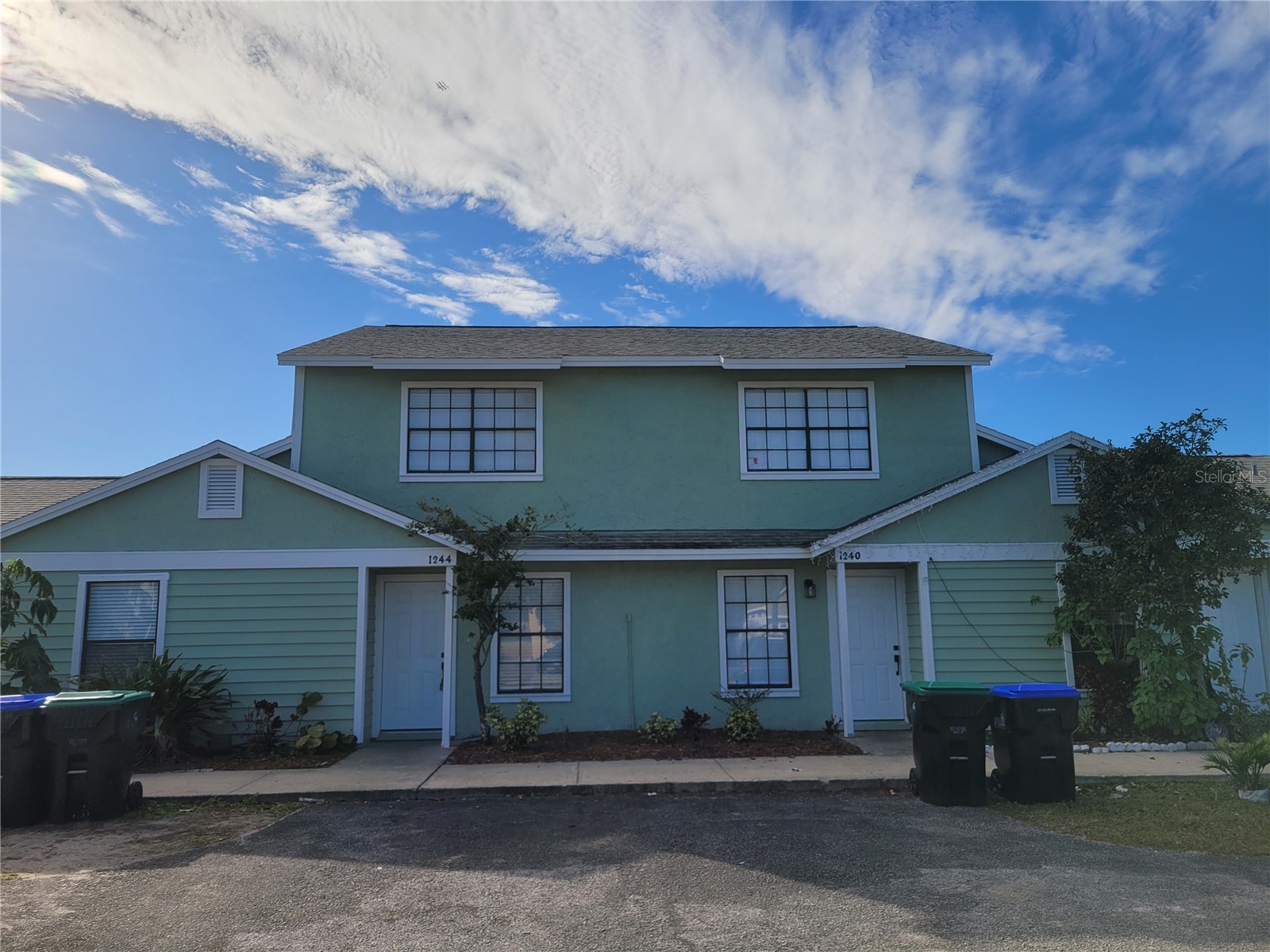 1236 DOVEHILL DRIVE 1244