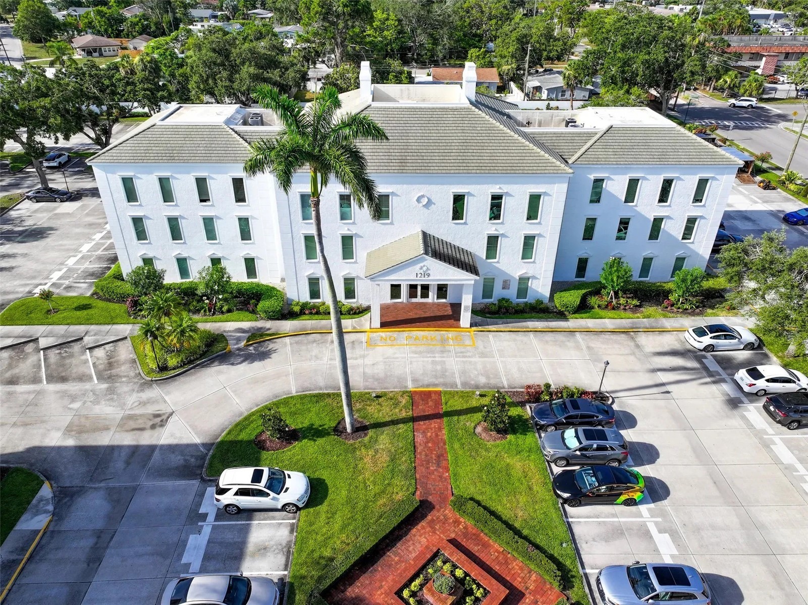 1219 S EAST AVENUE 3-304