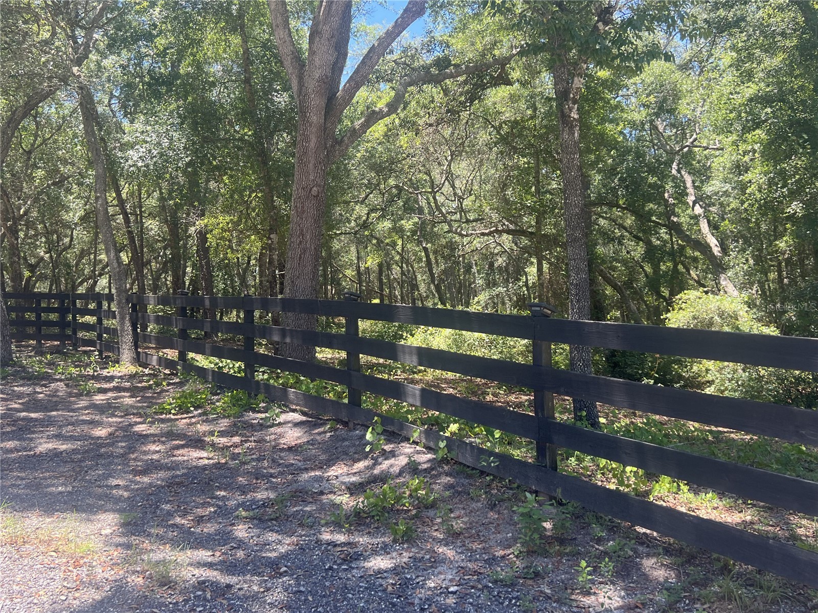 1425 RENBAR ROAD