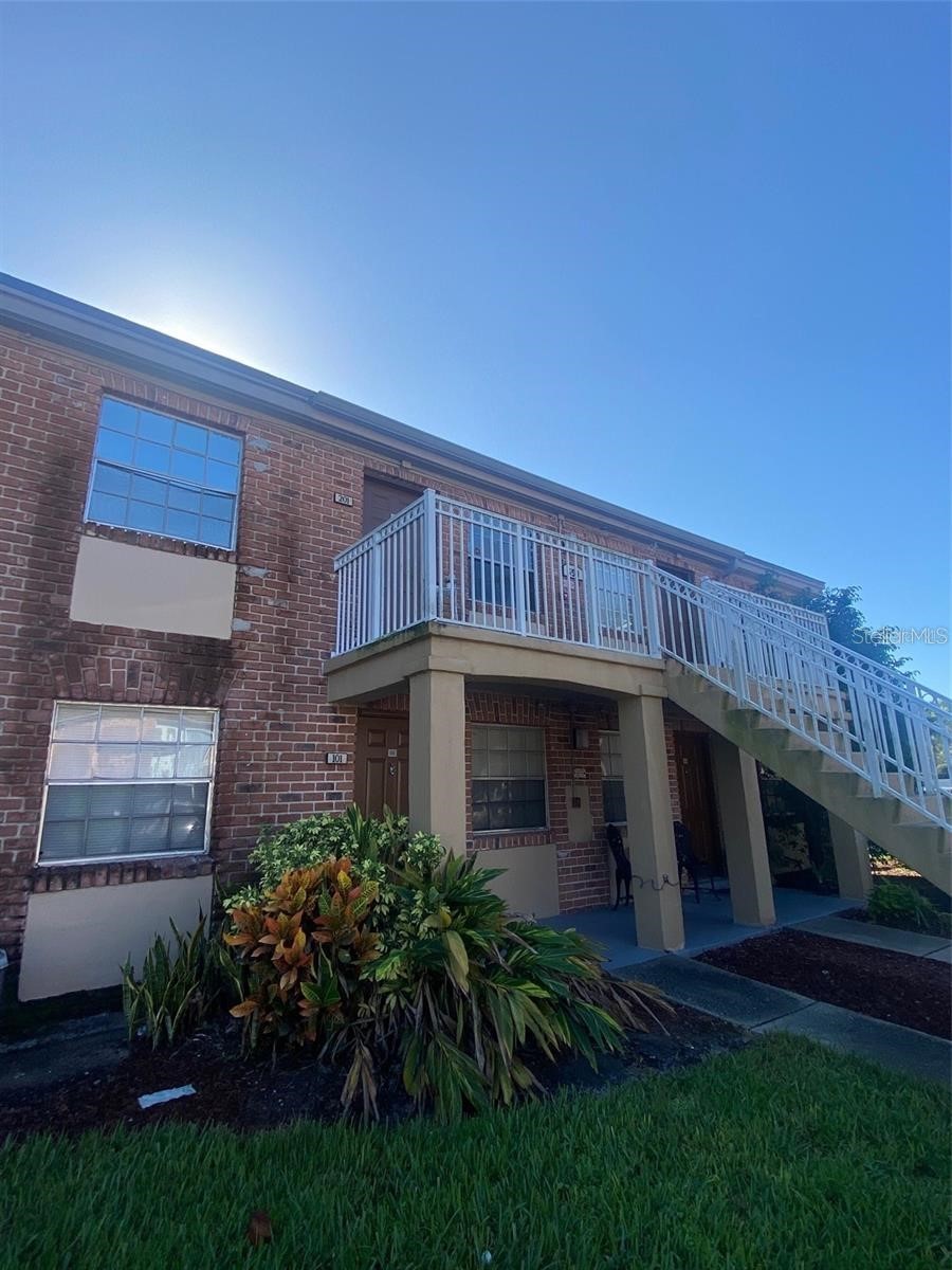 551 FLEMMING WAY 201