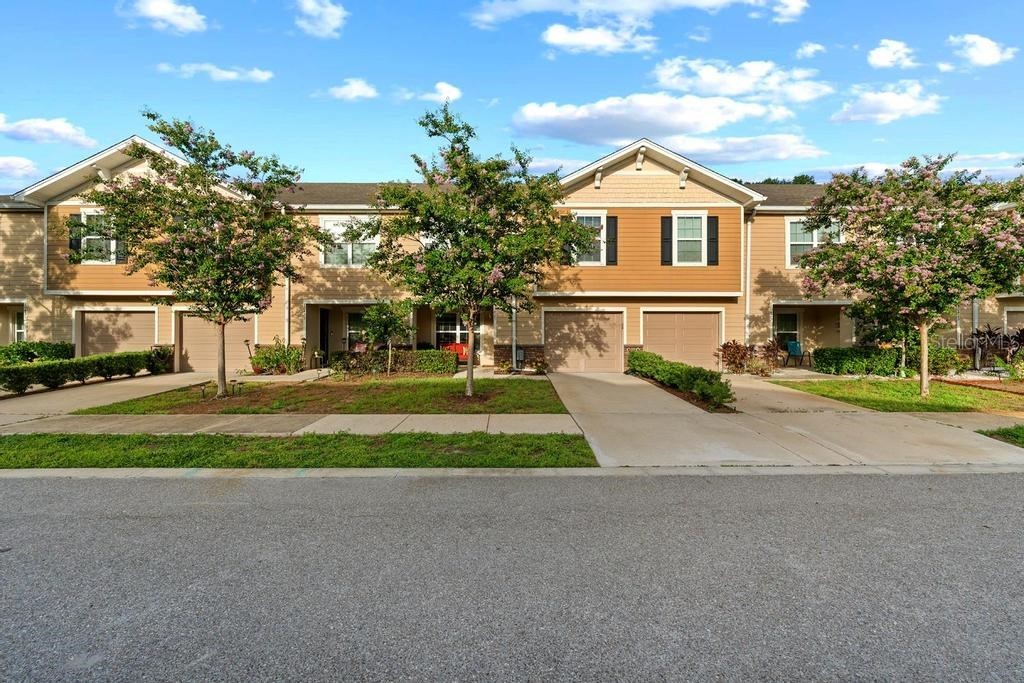 10427 RIVERCREST DRIVE