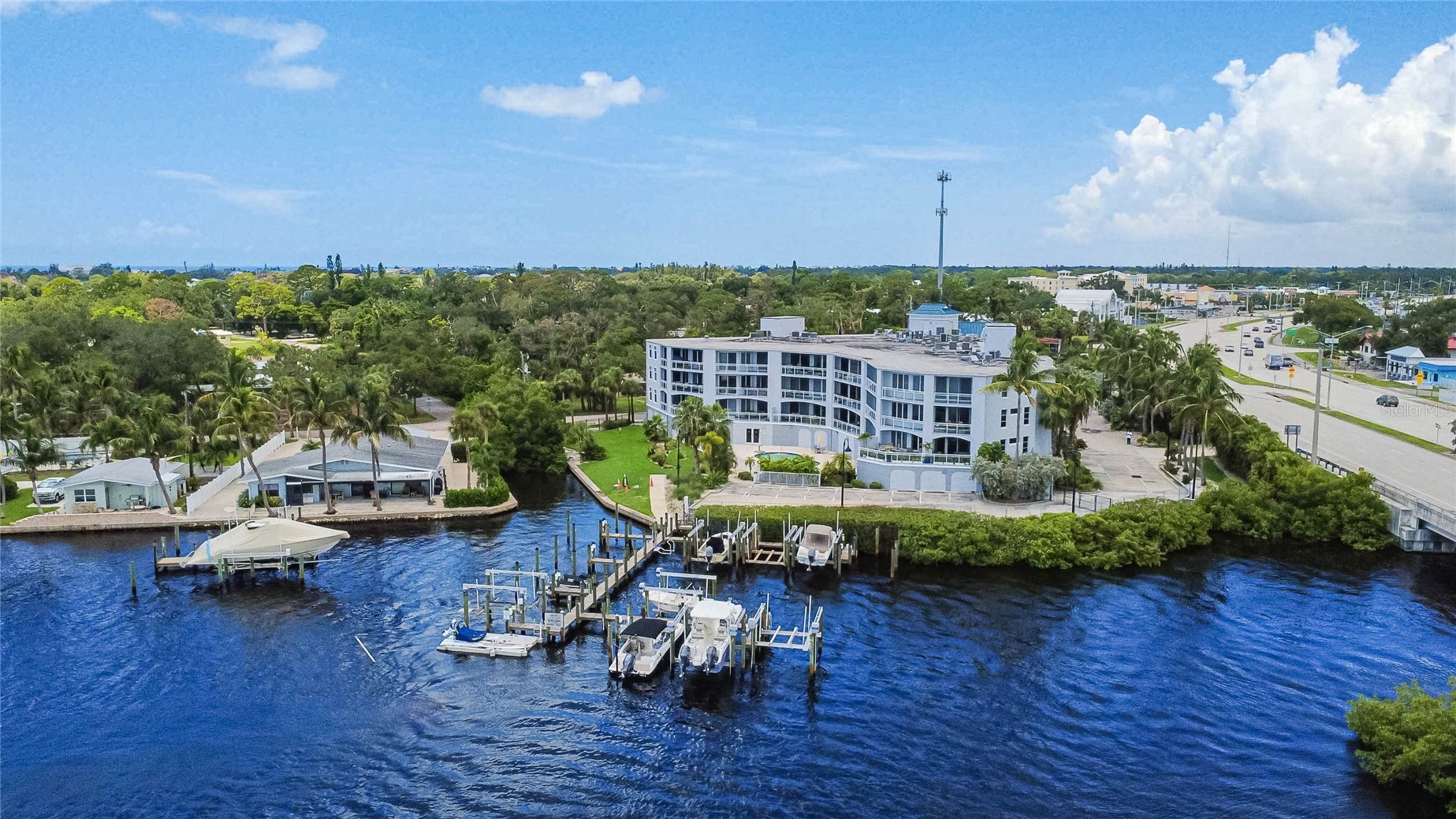 516 TAMIAMI TRAIL S 306