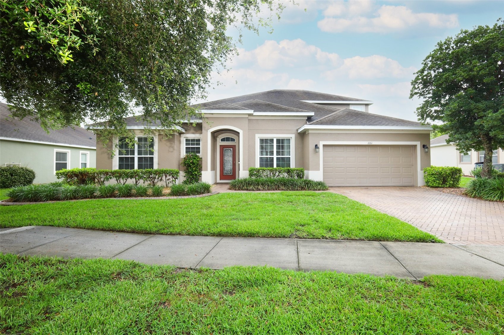 1661 BLUE GRASS BOULEVARD