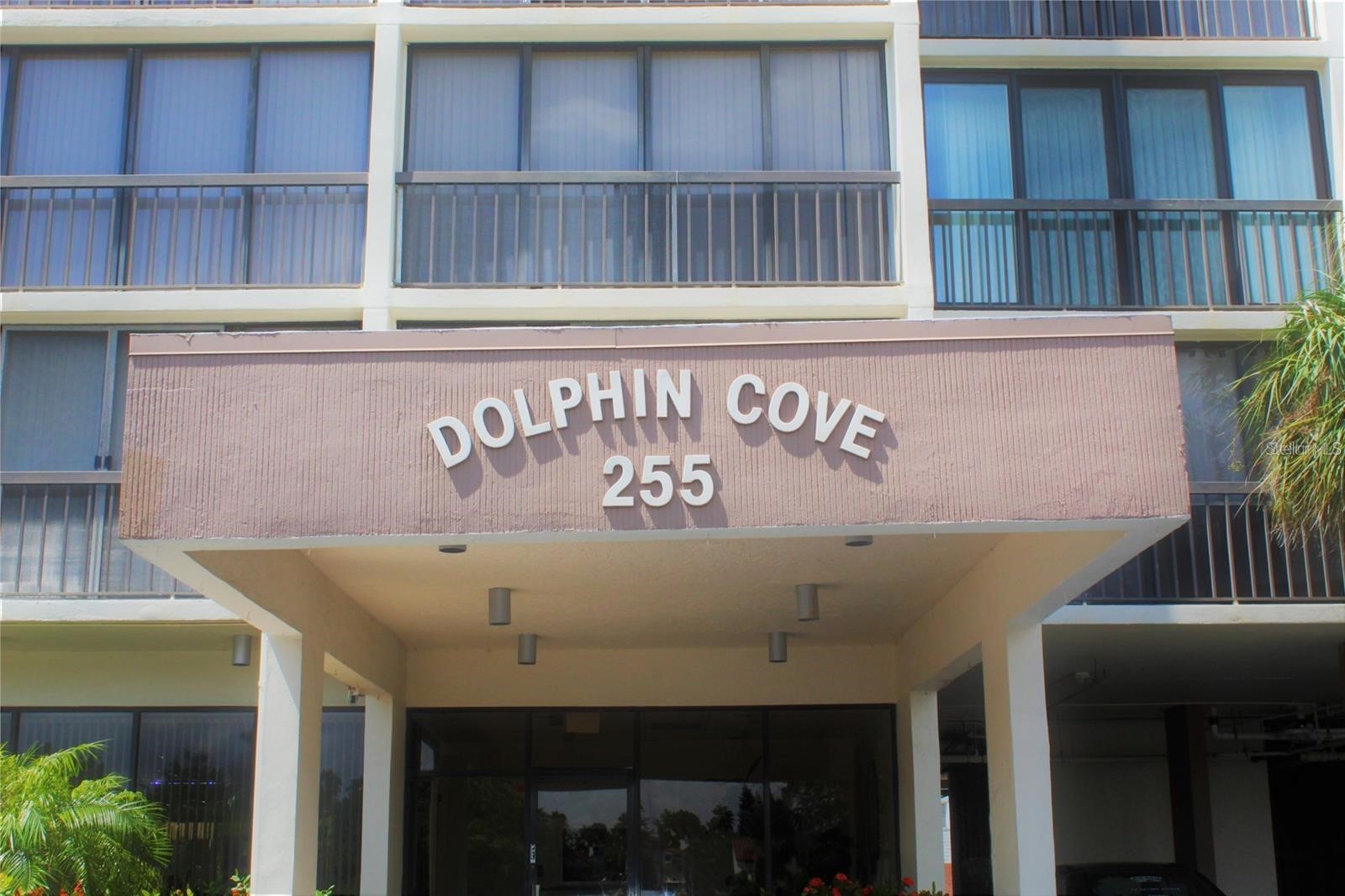 255 DOLPHIN POINT 710
