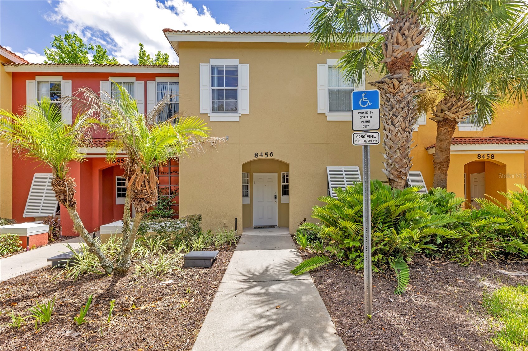 8456 CRYSTAL COVE LOOP