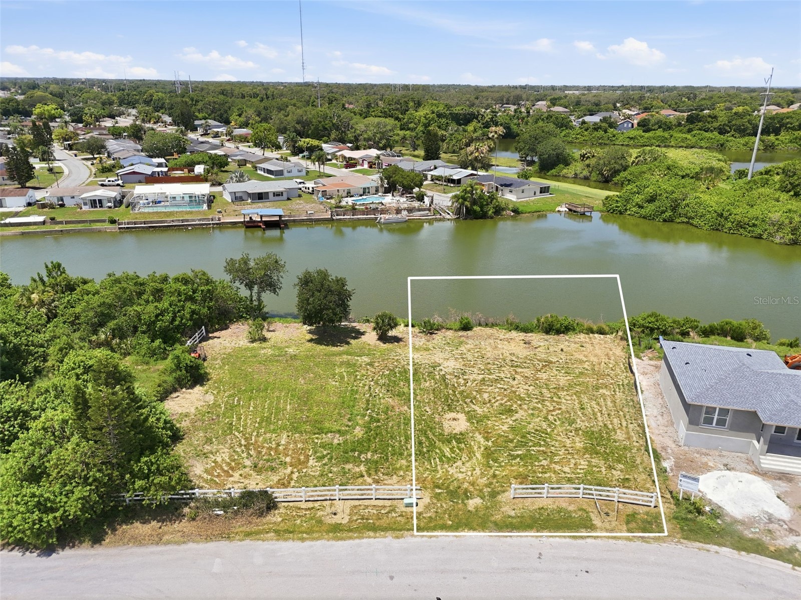 1504 JACKSON DRIVE
