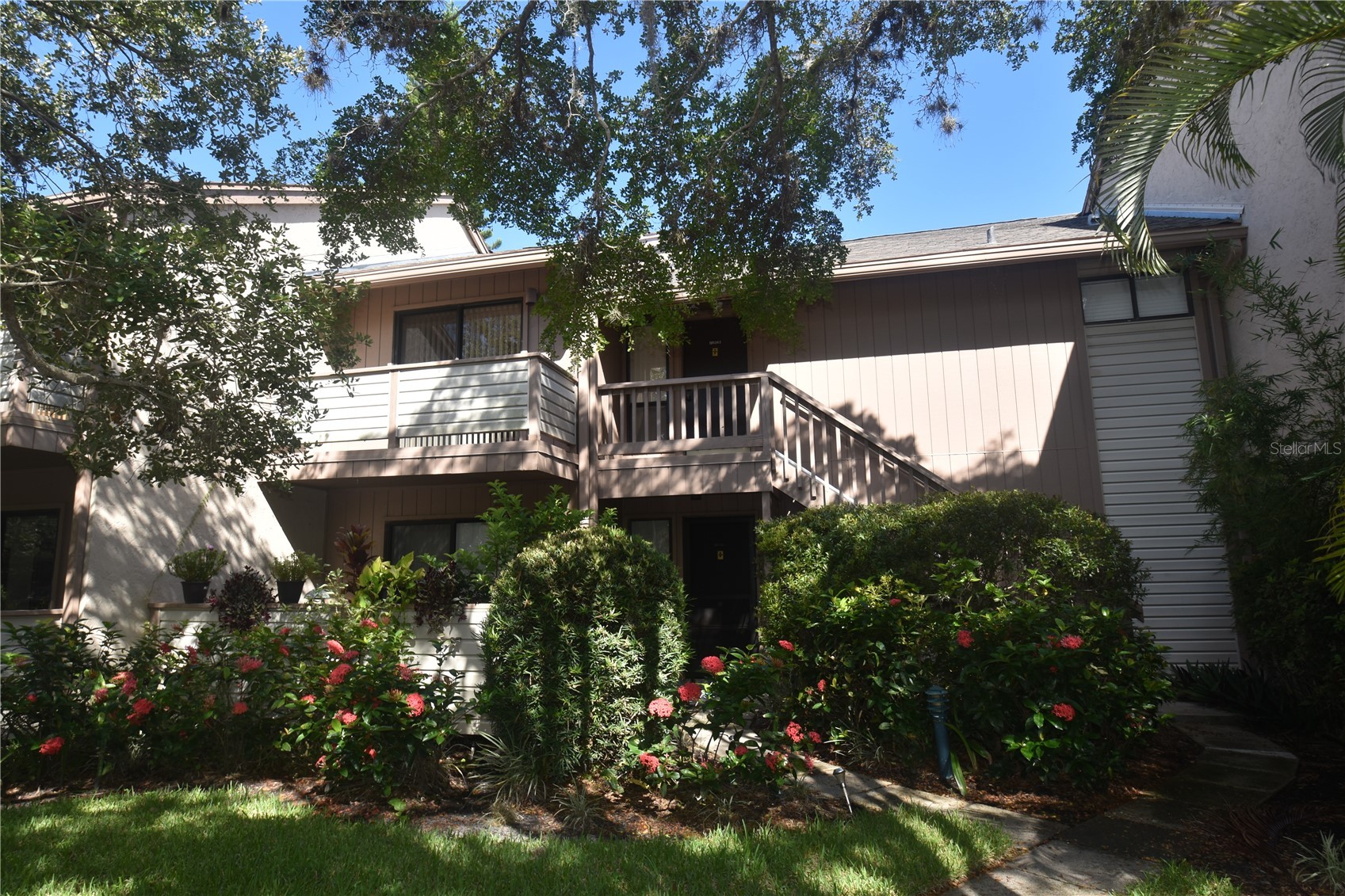 1637 BROOKHOUSE COURT BR243