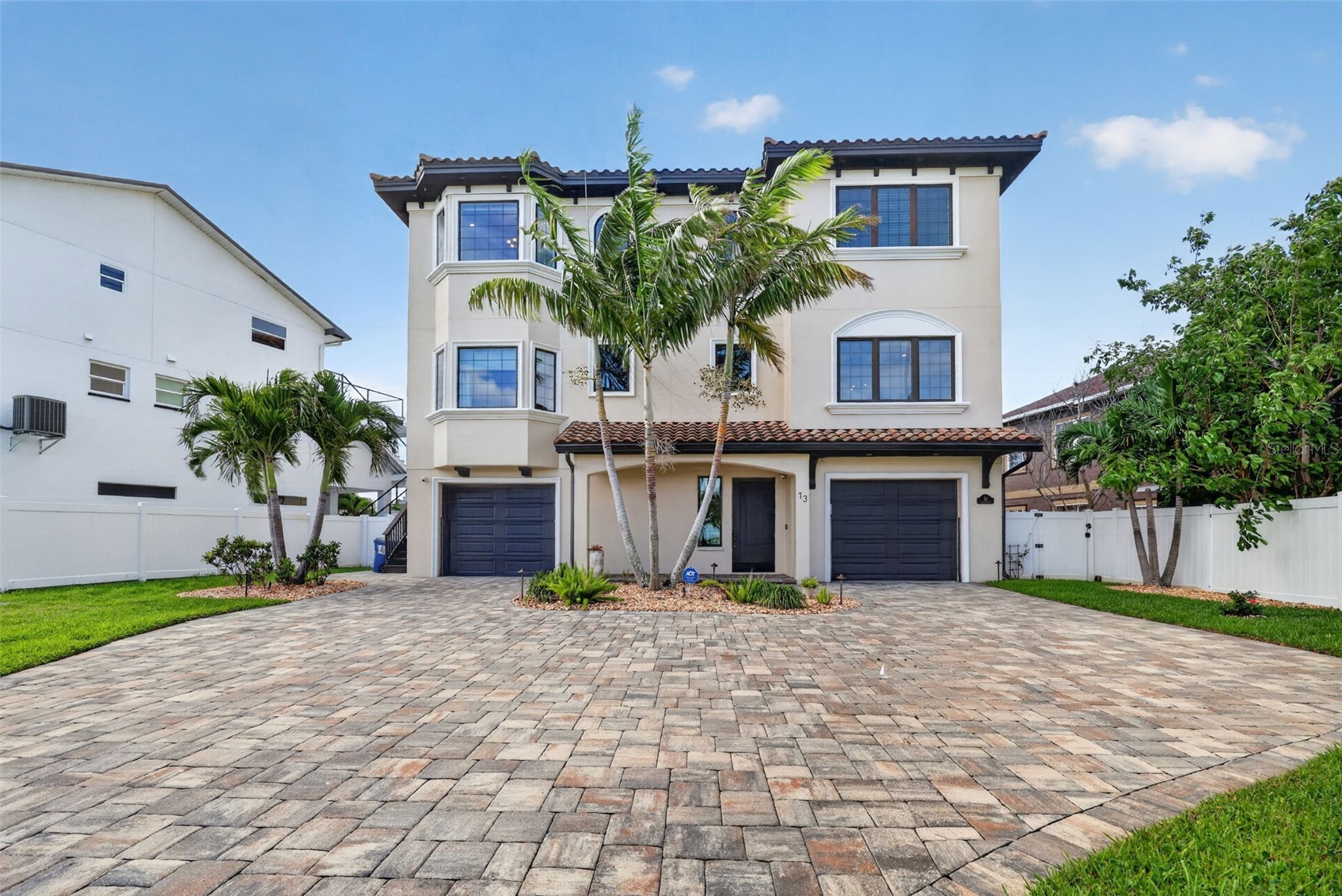 13 TREASURE LN
