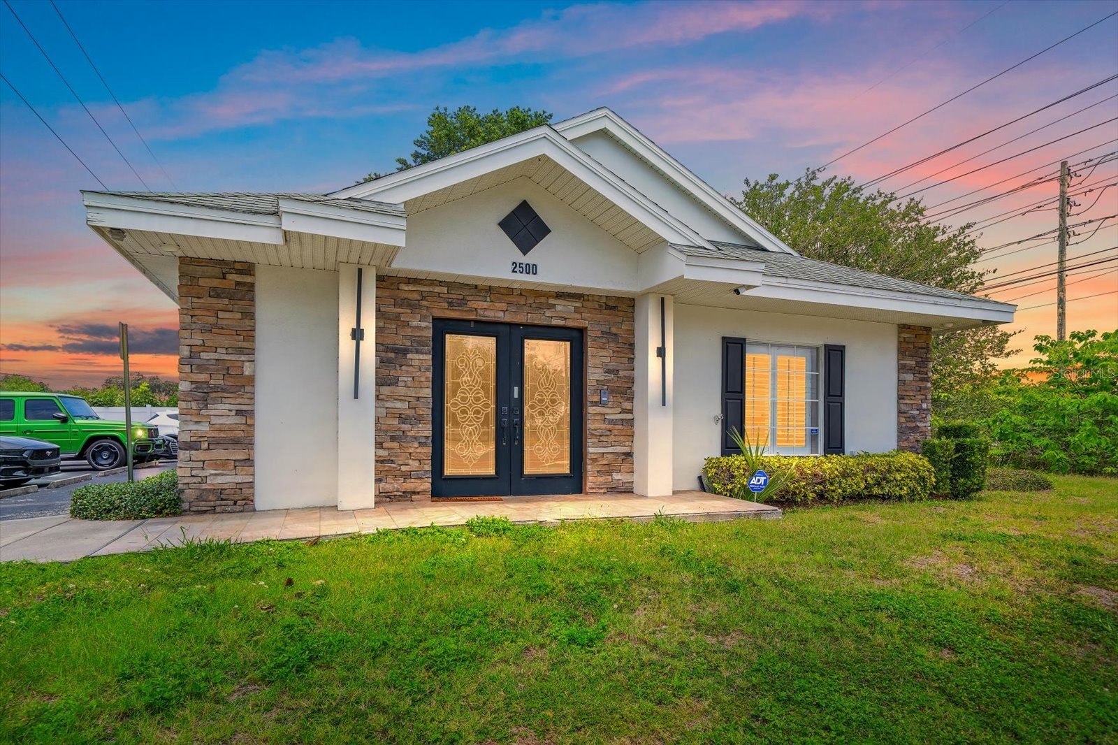 2500 SUNSET POINT ROAD