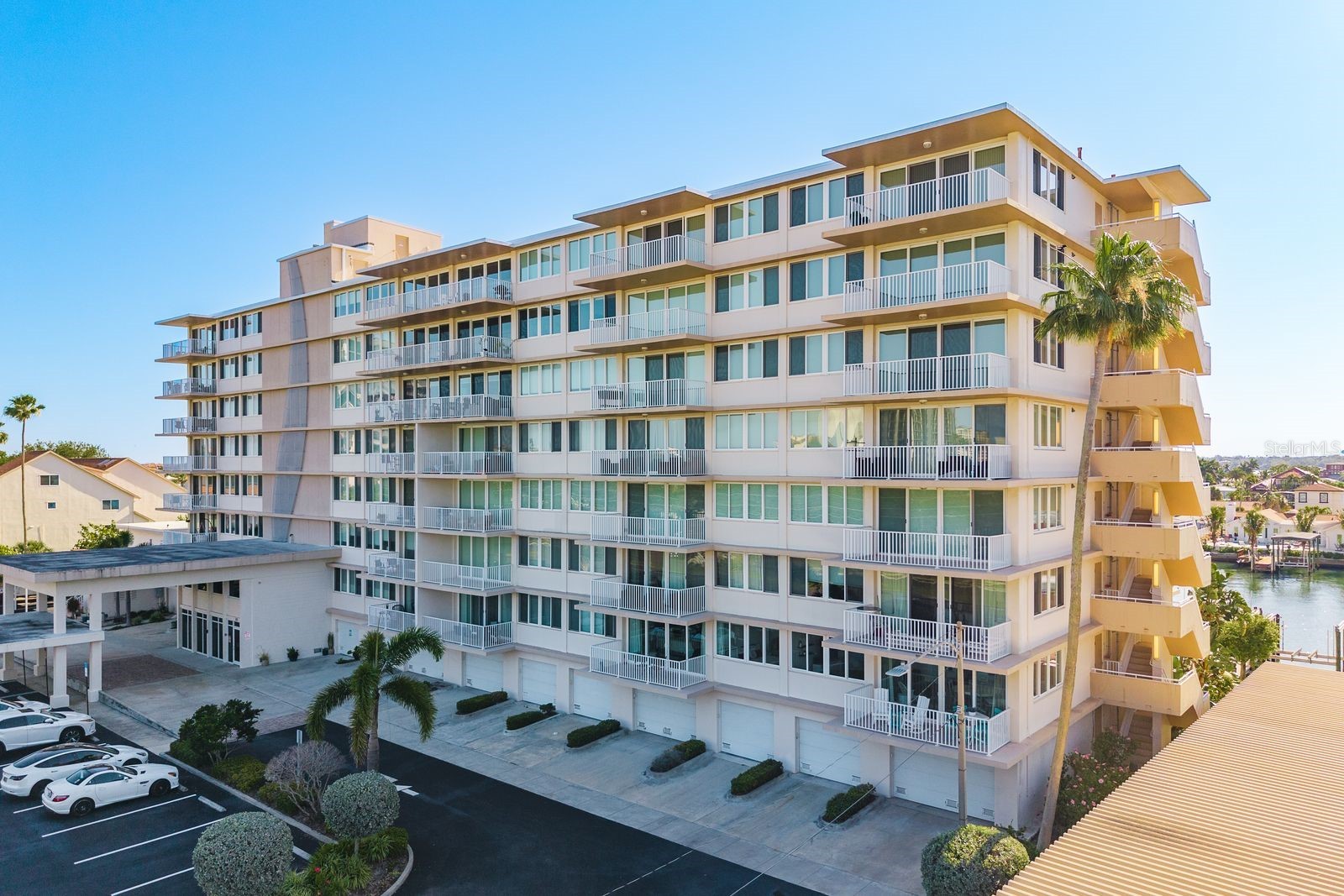 223 ISLAND WAY 2D