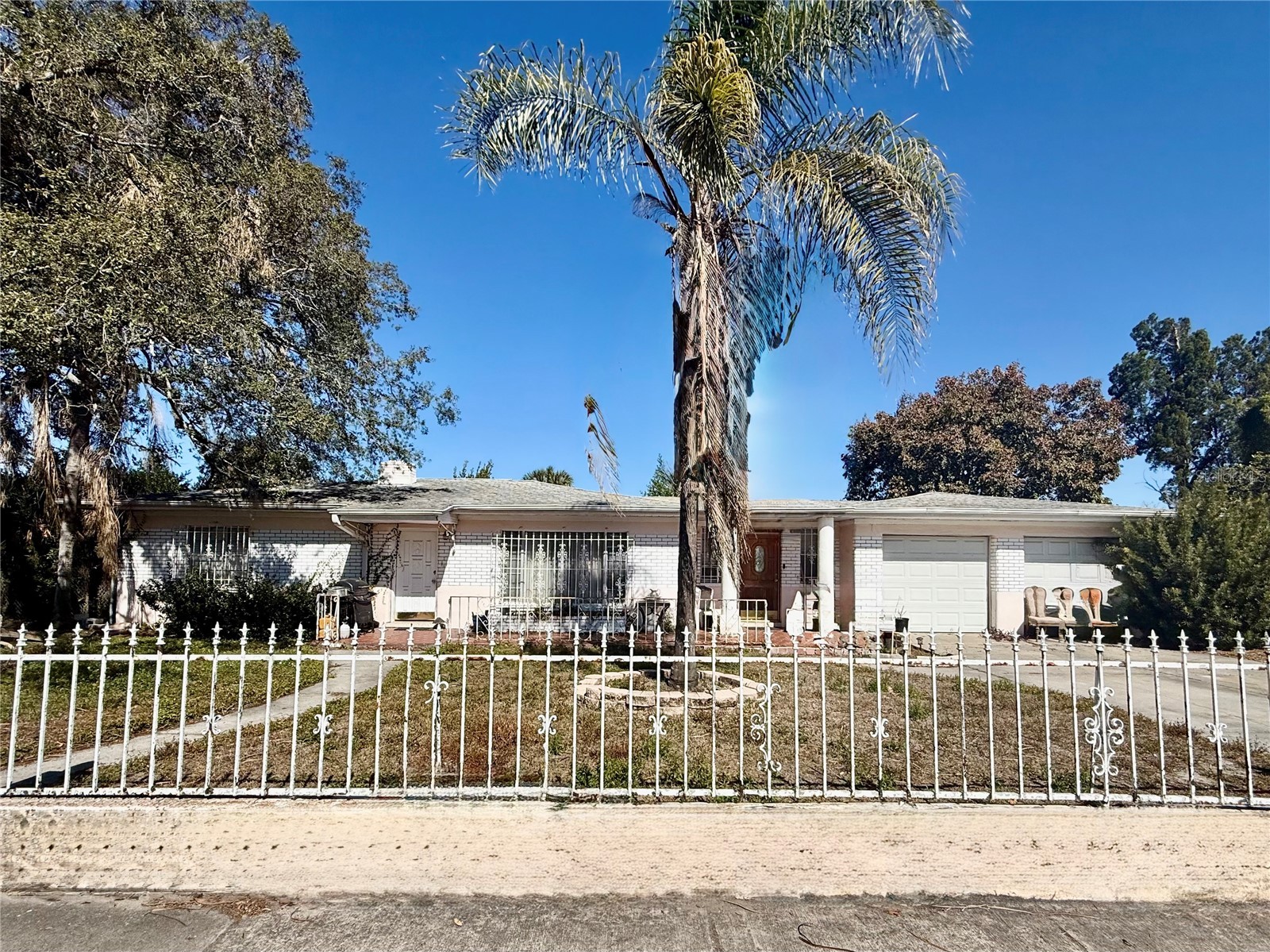 3206 E GIDDENS AVENUE