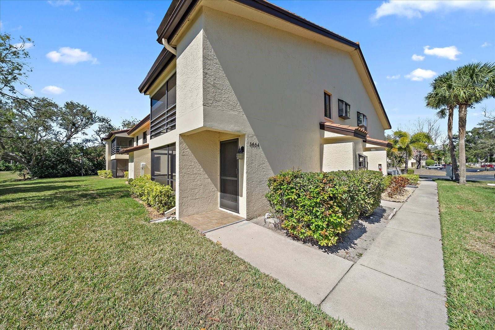 5654 GARDENS DRIVE