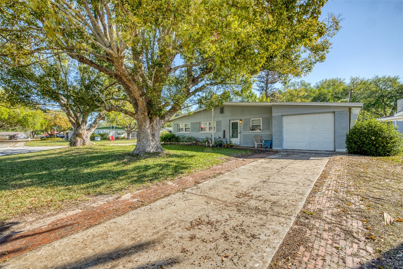 2821 OAK LEA DRIVE