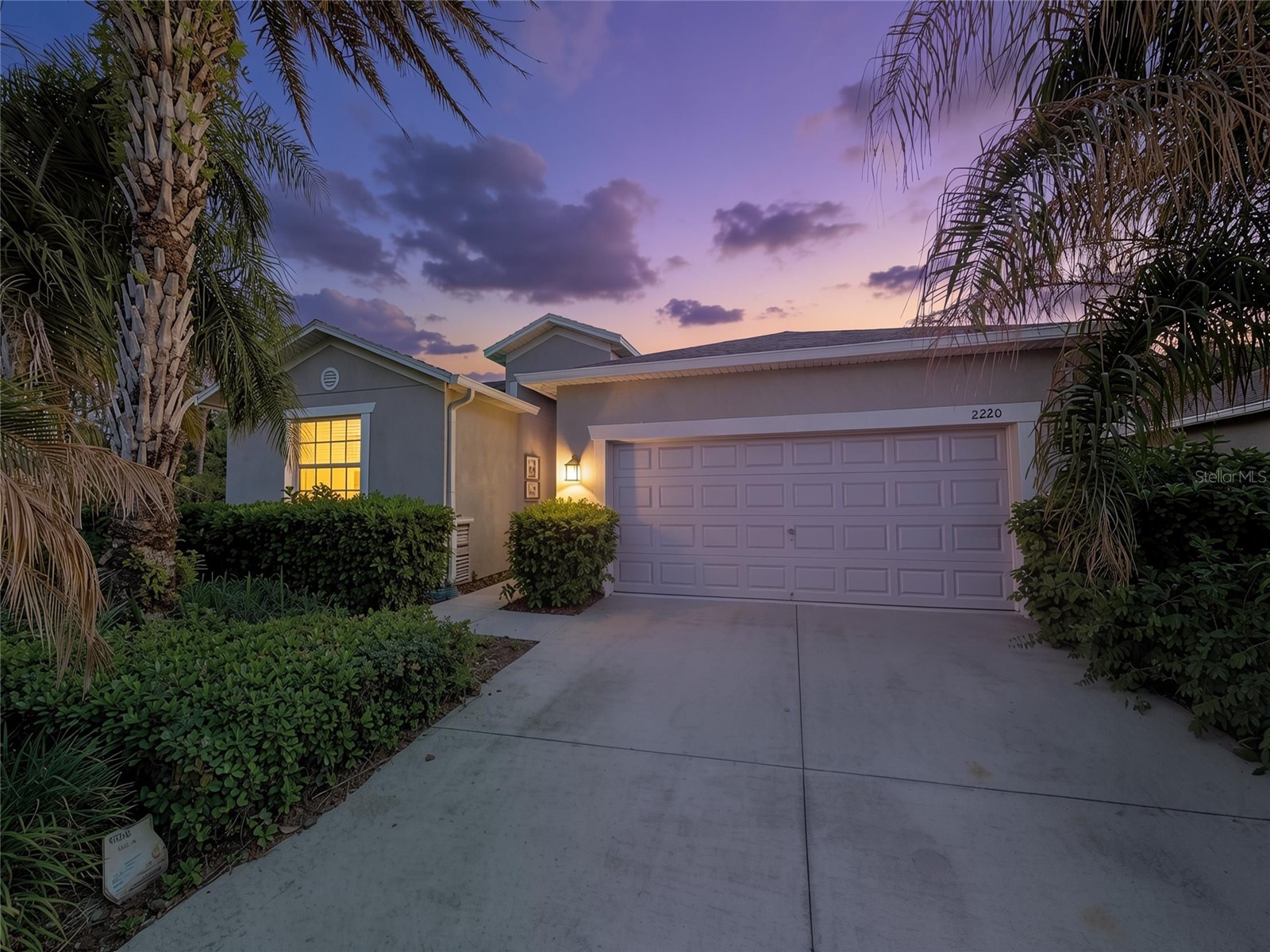 2220 BARRINGTON LOOP