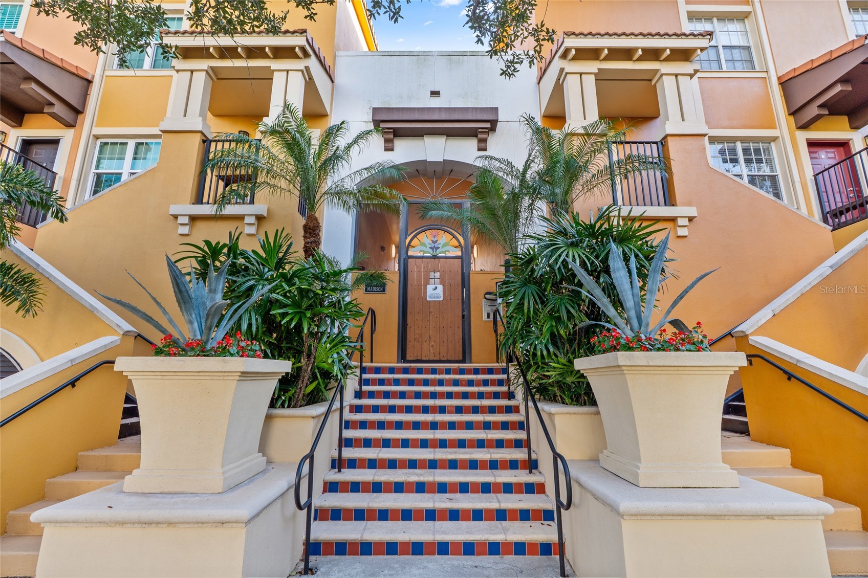 100 4TH AVENUE S 115