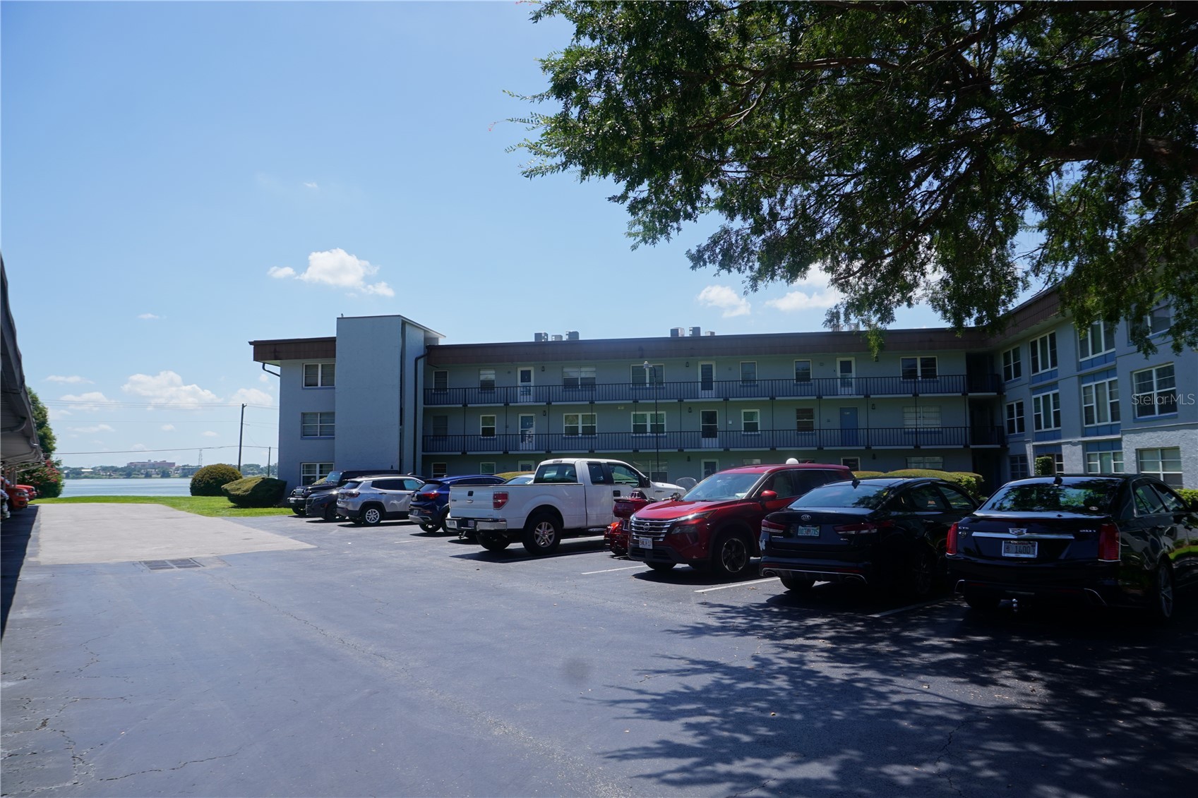 333 LAKE HOWARD DRIVE NW 303A