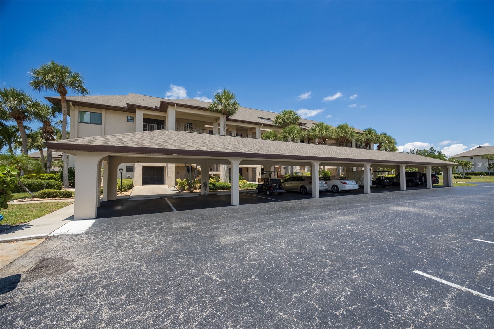 3 PIRATES LANE 32A