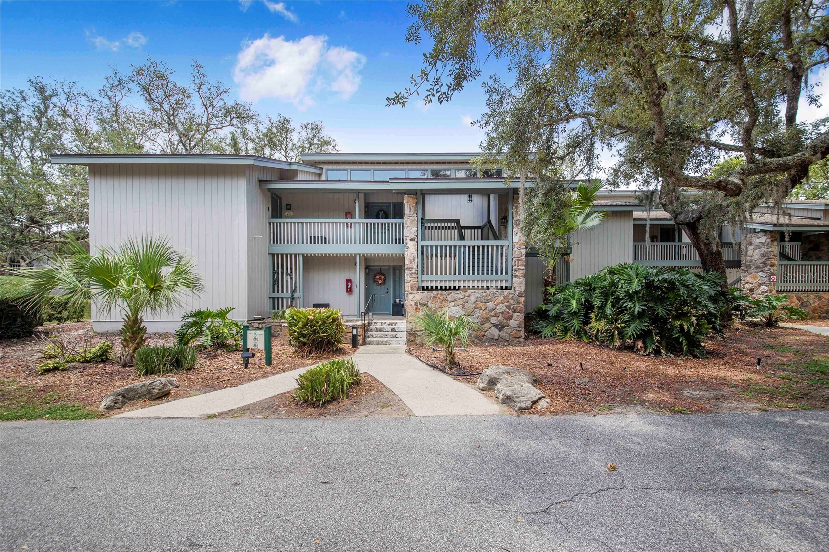816 PINEWOOD COURT 3126