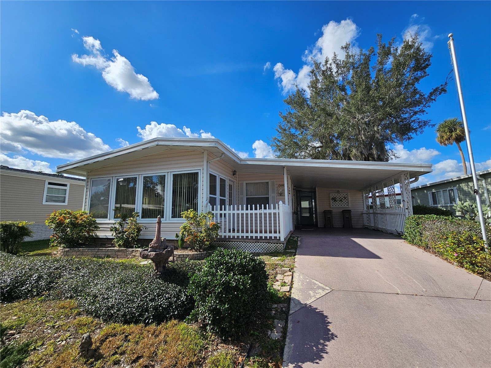 104 IXORA WAY