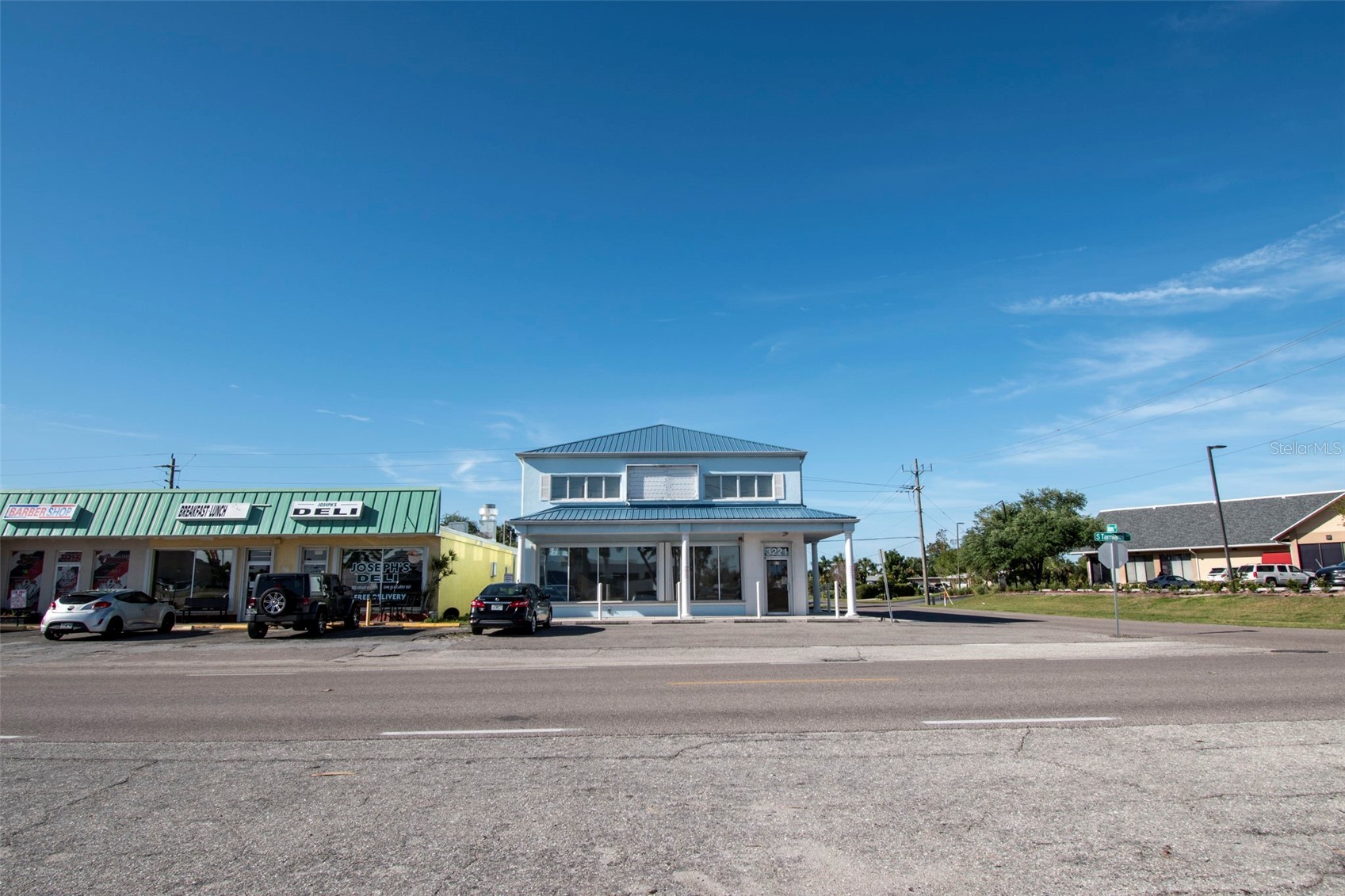 3221 TAMIAMI TRL 16
